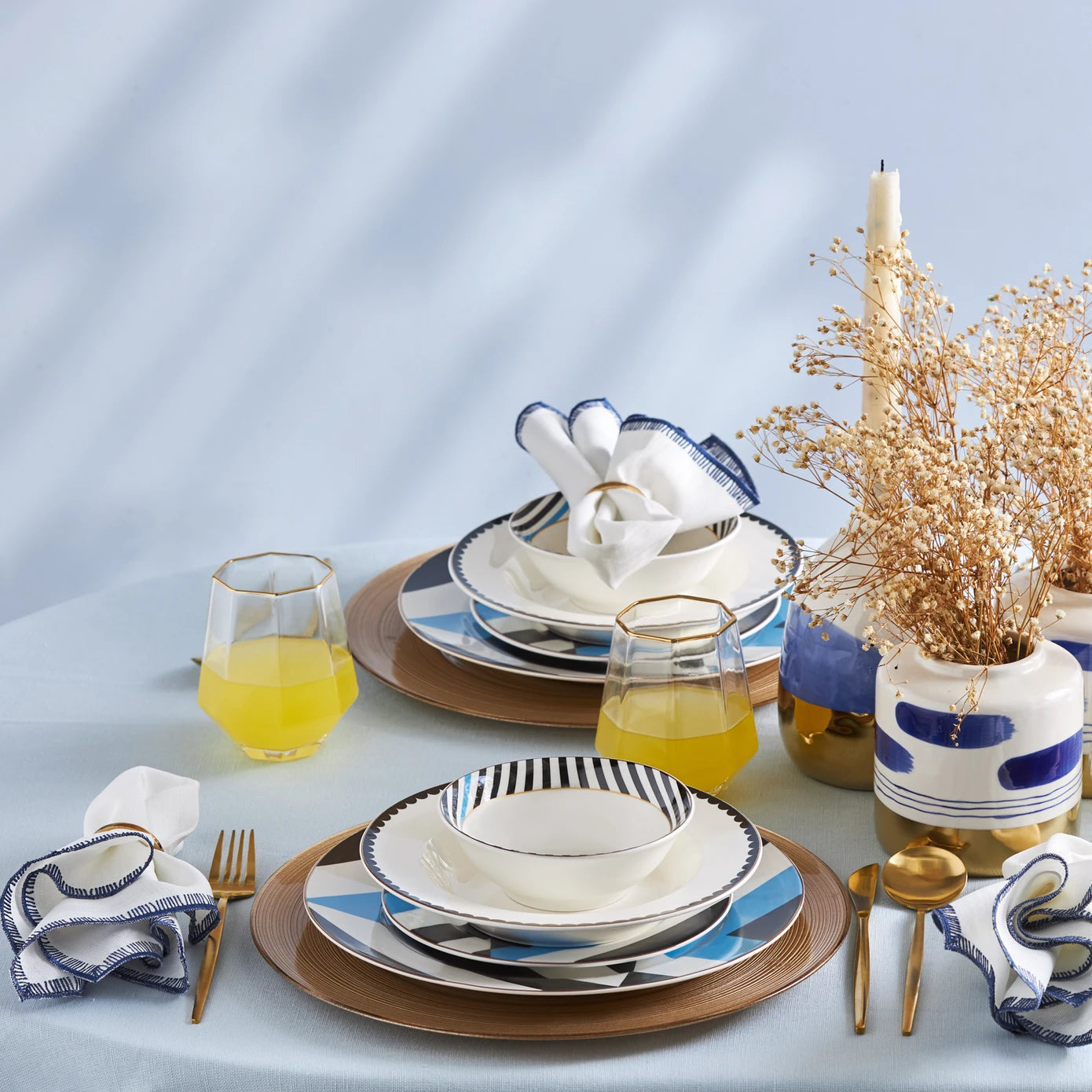 Karaca Posts Porcelain 24 Piece 6 Person Dinner Set Blue 153.03.06.9345 - Dinnerware Sets - ebarza Furniture UAE | Shop Modern Furniture in Abu Dhabi & Dubai - مفروشات ايبازرا في الامارات | تسوق اثاث عصري وديكورات مميزة في دبي وابوظبي