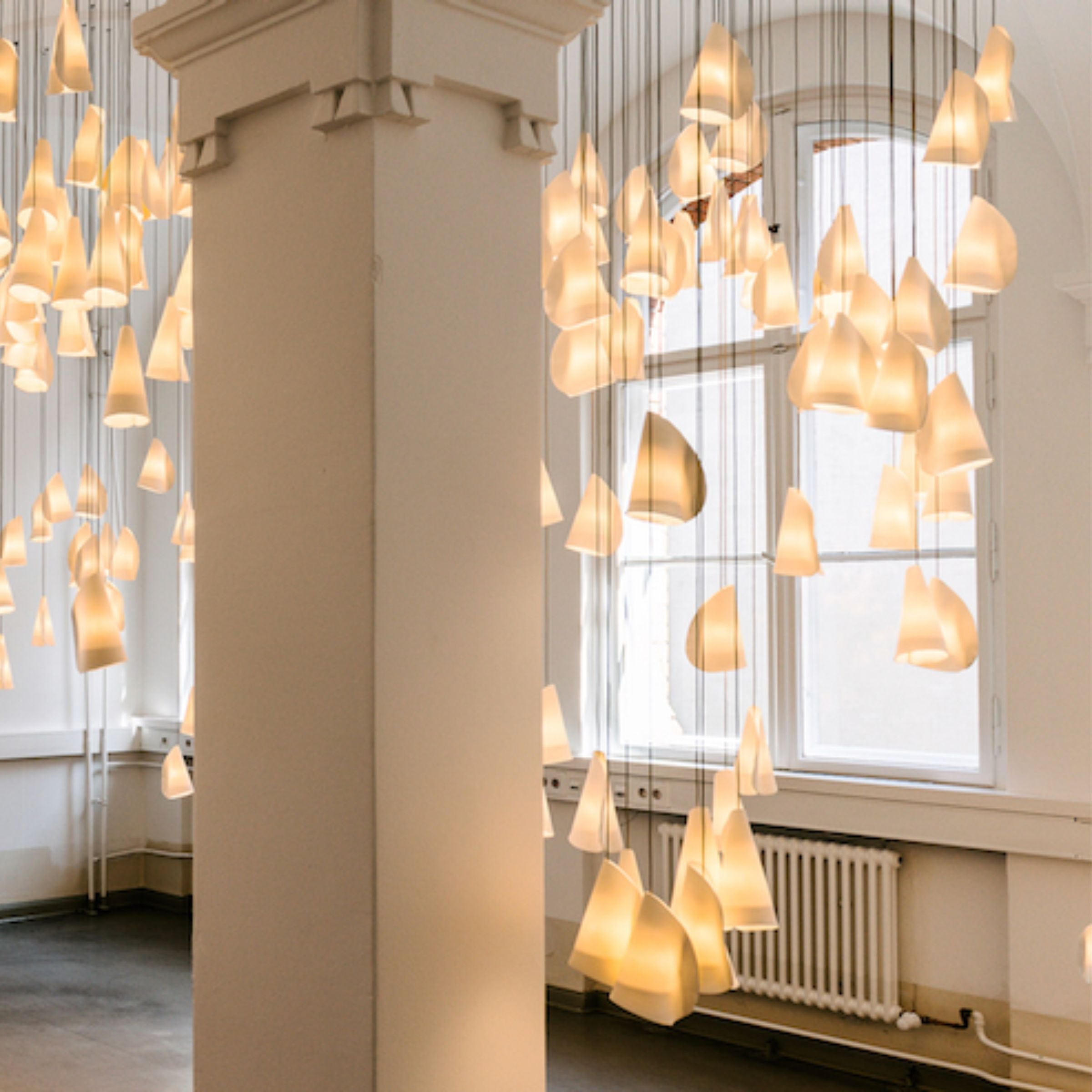 Pre-order 75 Days Delivery 20 Heads Pendant Lamp CY-DD-1029 - Pendant Lamps - ebarza Furniture UAE | Shop Modern Furniture in Abu Dhabi & Dubai - مفروشات ايبازرا في الامارات | تسوق اثاث عصري وديكورات مميزة في دبي وابوظبي