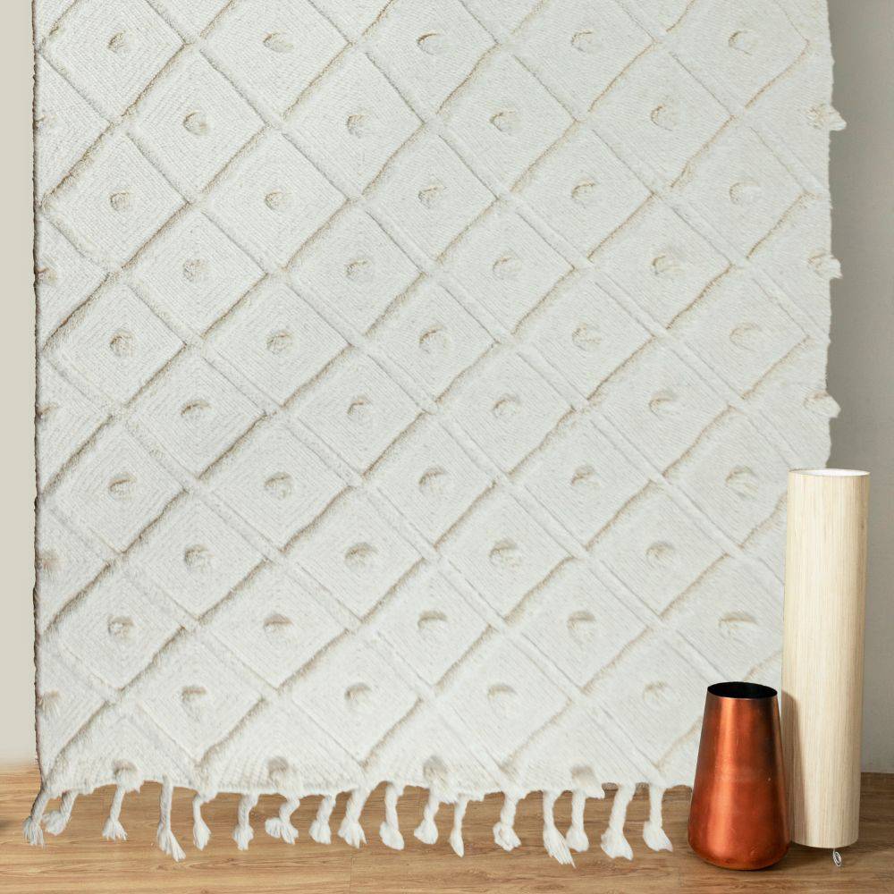 230X160 Cm Amaka Handmade Wool Rug Amaka-Amk-07-L - Rugs - ebarza Furniture UAE | Shop Modern Furniture in Abu Dhabi & Dubai - مفروشات ايبازرا في الامارات | تسوق اثاث عصري وديكورات مميزة في دبي وابوظبي