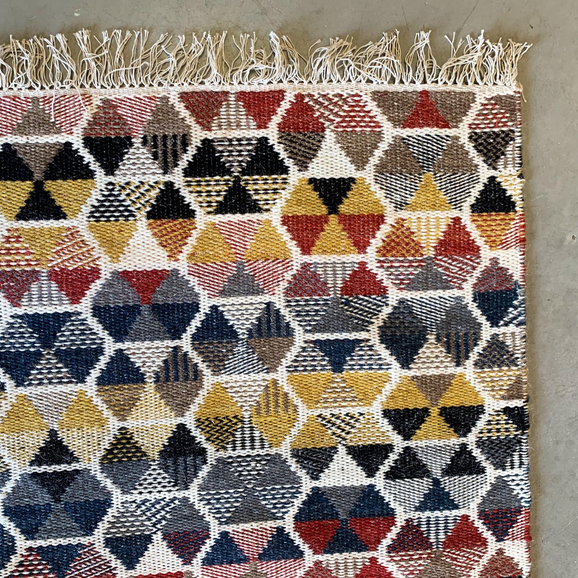 230X160 Cm Bolton Handmade Wool Rug Bolton Blt-28-L - Rugs - ebarza Furniture UAE | Shop Modern Furniture in Abu Dhabi & Dubai - مفروشات ايبازرا في الامارات | تسوق اثاث عصري وديكورات مميزة في دبي وابوظبي