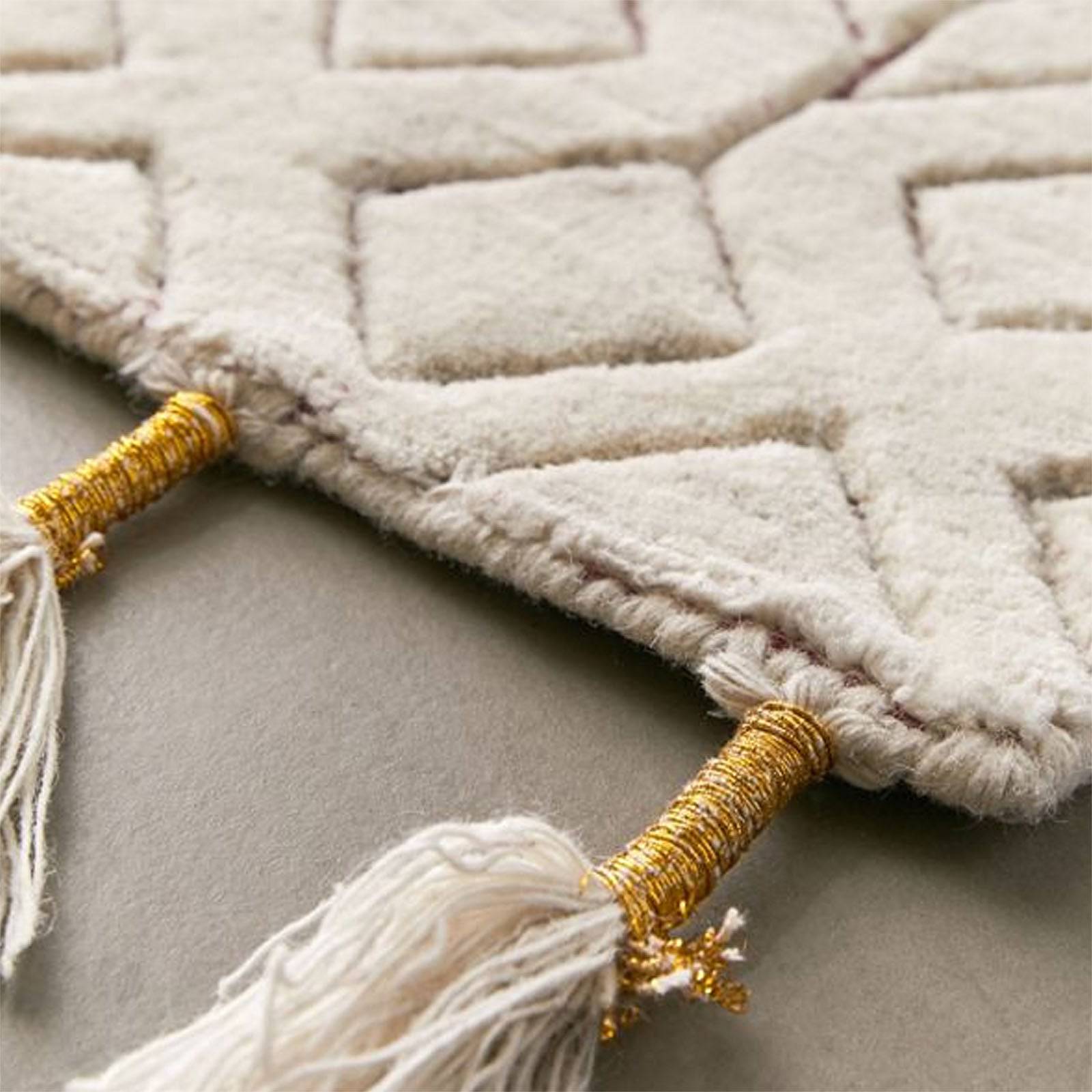 230X160 Cm Handmade Rug Jh-20368-L - Rugs - ebarza Furniture UAE | Shop Modern Furniture in Abu Dhabi & Dubai - مفروشات ايبازرا في الامارات | تسوق اثاث عصري وديكورات مميزة في دبي وابوظبي