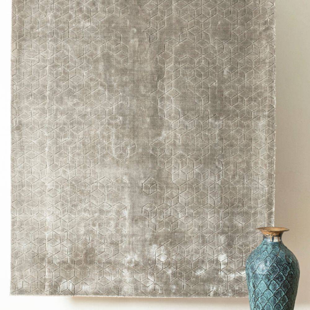 230X160 Cm Handmade Viscos Rug Jh-20730-L - Rugs - ebarza Furniture UAE | Shop Modern Furniture in Abu Dhabi & Dubai - مفروشات ايبازرا في الامارات | تسوق اثاث عصري وديكورات مميزة في دبي وابوظبي