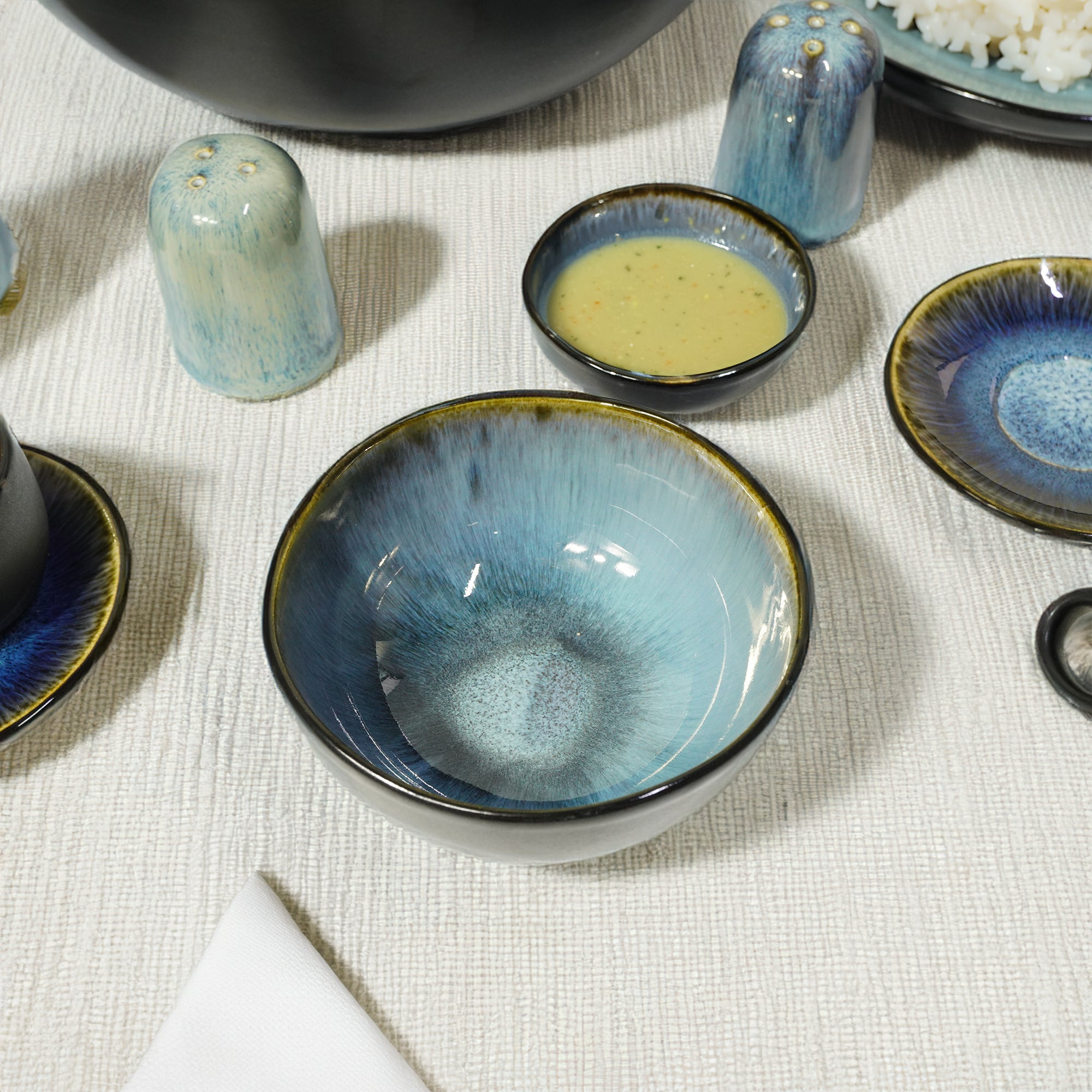 Blue wave Bowl Black and Blue HZ3112 - Bowls - ebarza Furniture UAE | Shop Modern Furniture in Abu Dhabi & Dubai - مفروشات ايبازرا في الامارات | تسوق اثاث عصري وديكورات مميزة في دبي وابوظبي