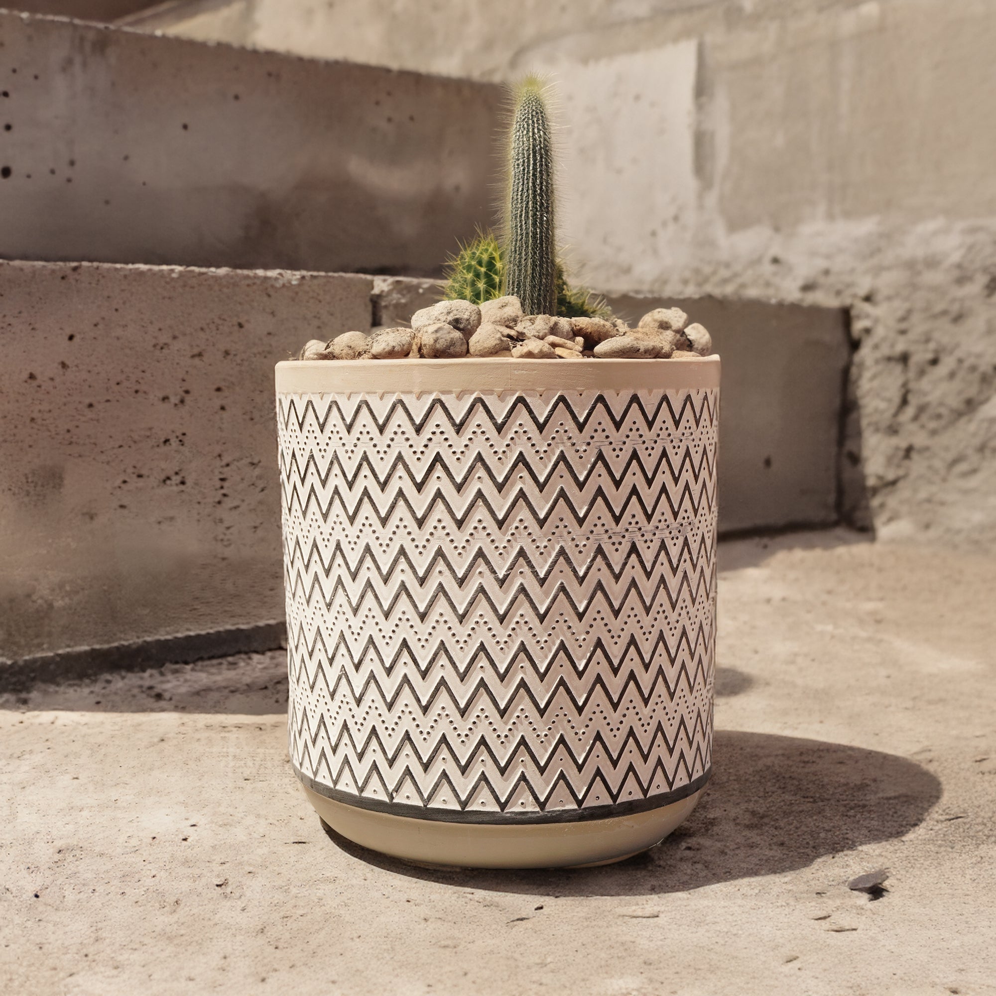 Zigzag Zebra Outdoor/indoor Black Cement Planter Box 8040B-57 - Planter Boxes - ebarza Furniture UAE | Shop Modern Furniture in Abu Dhabi & Dubai - مفروشات ايبازرا في الامارات | تسوق اثاث عصري وديكورات مميزة في دبي وابوظبي
