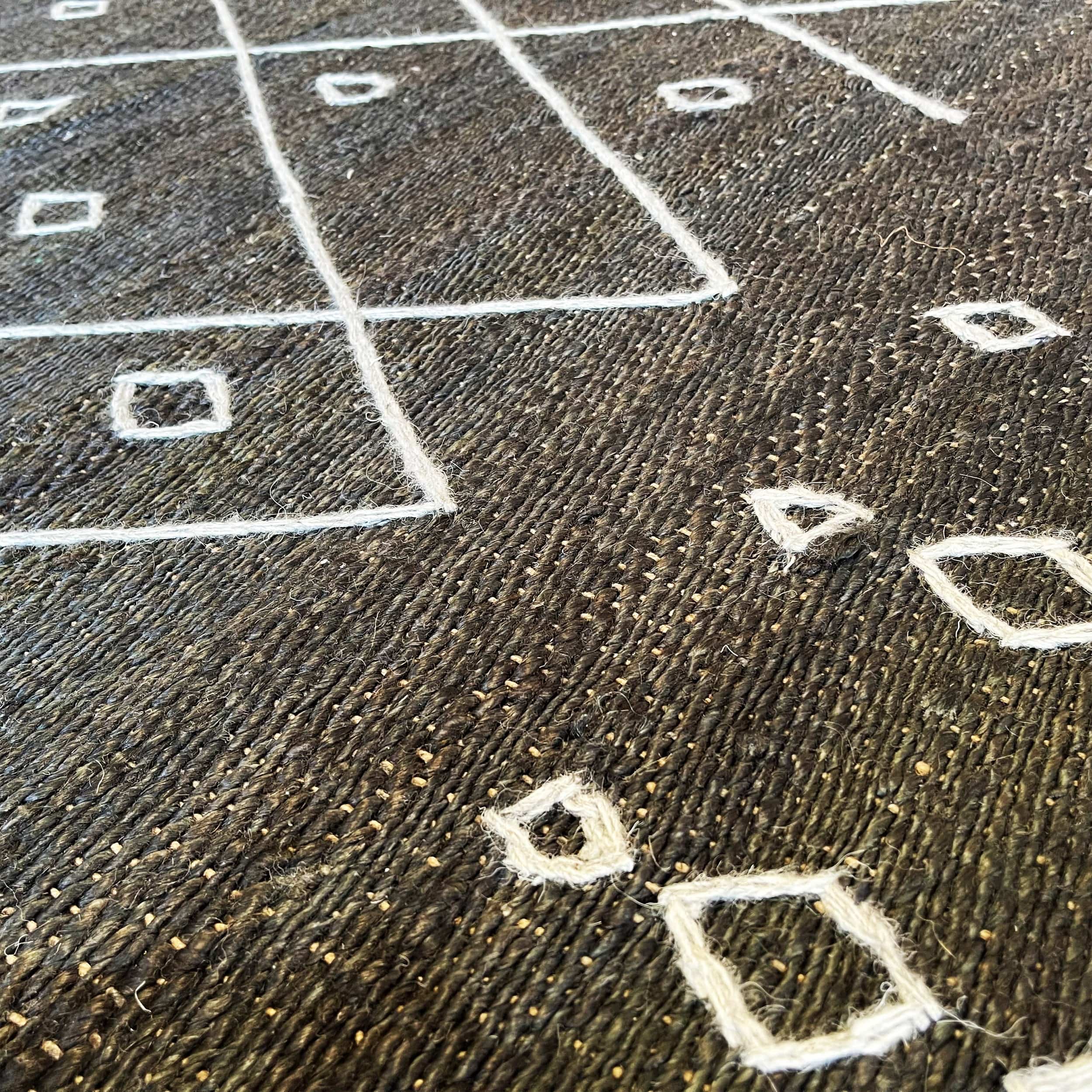 300X200 Cm Noville Handmade Wool Rug Noville Nvl-02-L - Rugs - ebarza Furniture UAE | Shop Modern Furniture in Abu Dhabi & Dubai - مفروشات ايبازرا في الامارات | تسوق اثاث عصري وديكورات مميزة في دبي وابوظبي