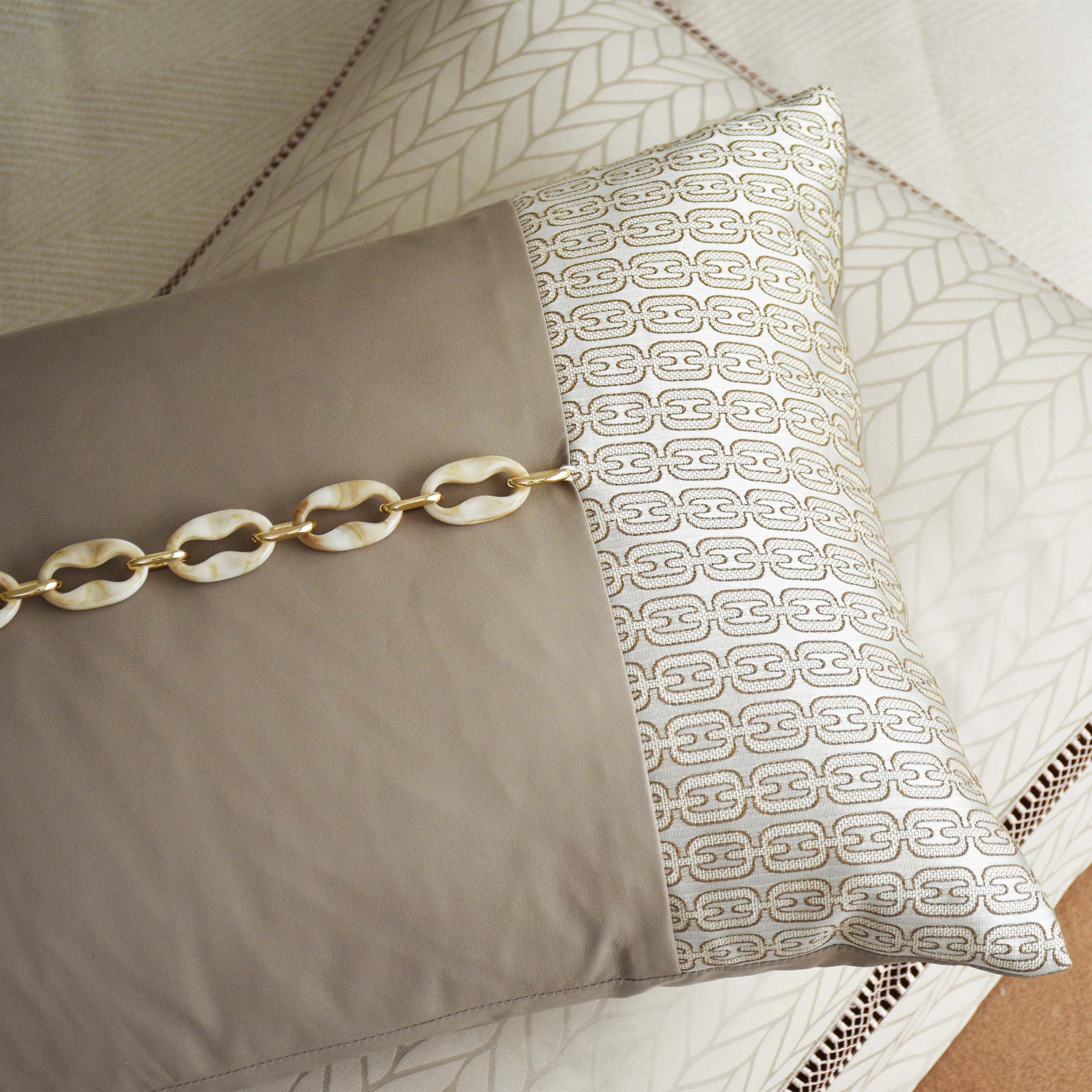 30*60 Moray Spliced Cushion - ECC074 - Cushions - ebarza Furniture UAE | Shop Modern Furniture in Abu Dhabi & Dubai - مفروشات ايبازرا في الامارات | تسوق اثاث عصري وديكورات مميزة في دبي وابوظبي