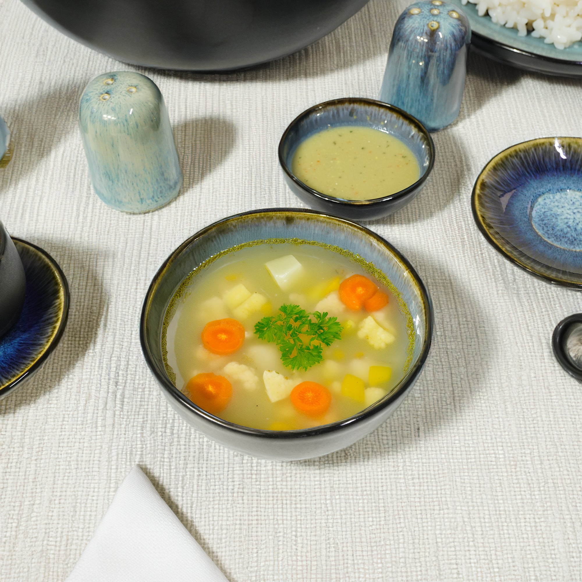 Blue wave Bowl Black and Blue HZ3112 - Bowls - ebarza Furniture UAE | Shop Modern Furniture in Abu Dhabi & Dubai - مفروشات ايبازرا في الامارات | تسوق اثاث عصري وديكورات مميزة في دبي وابوظبي