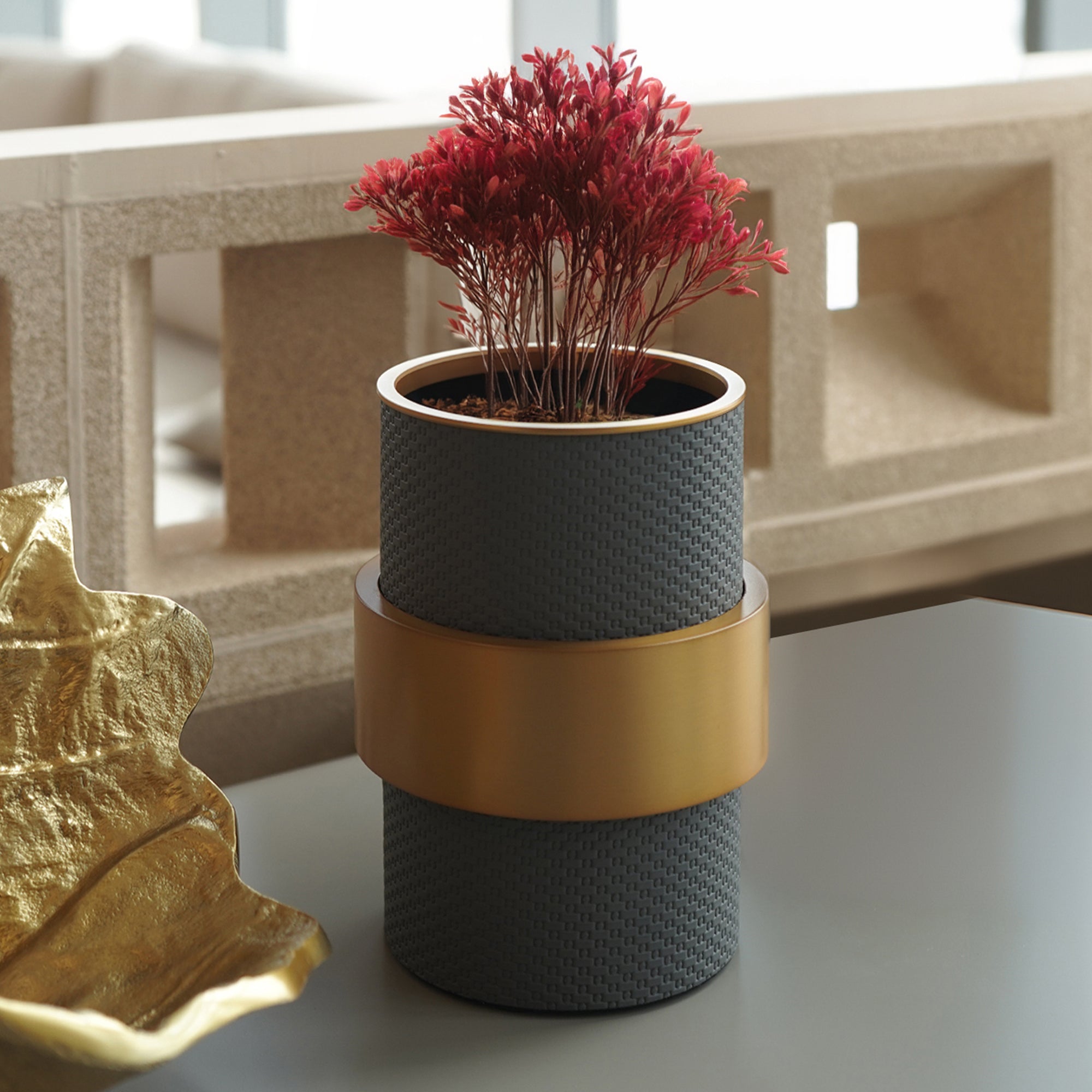 DARK GREY & ANQITU FLOWE VASE-S DD220402CS - Trays - ebarza Furniture UAE | Shop Modern Furniture in Abu Dhabi & Dubai - مفروشات ايبازرا في الامارات | تسوق اثاث عصري وديكورات مميزة في دبي وابوظبي