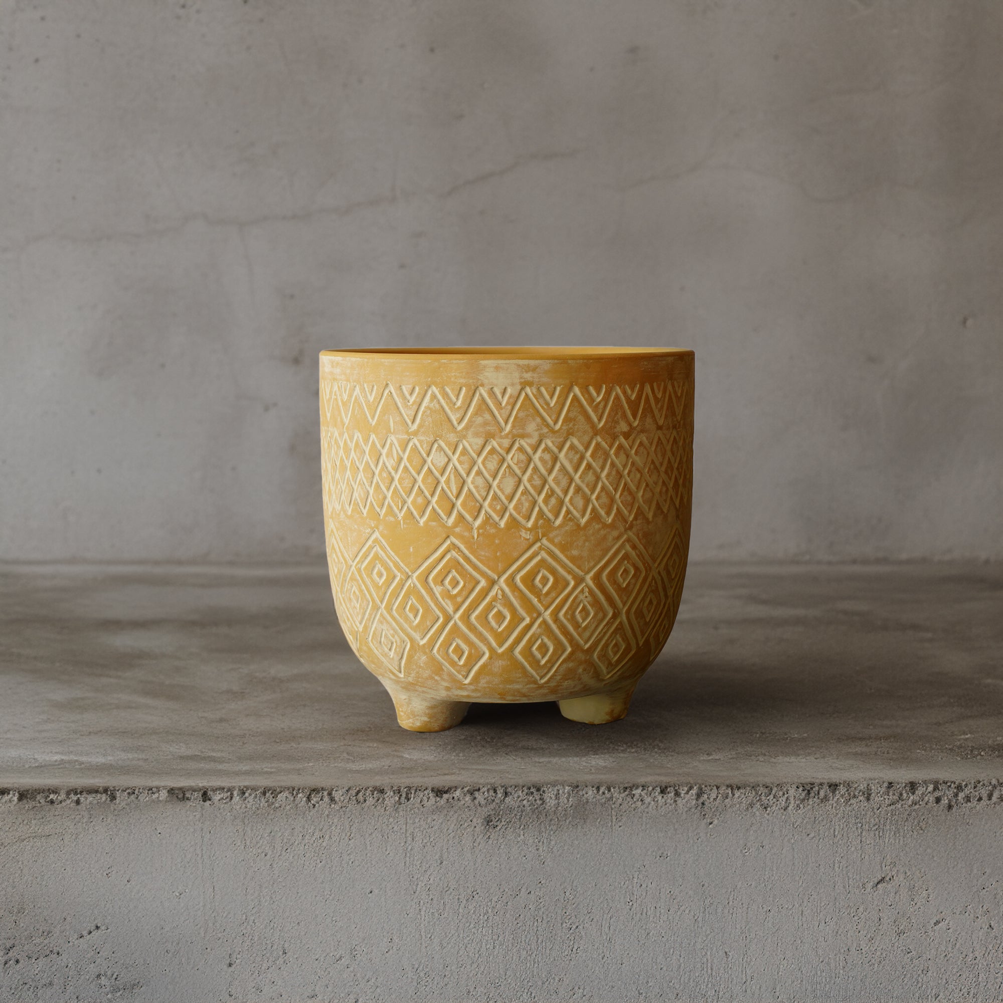 Triangular Terracotta Outdoor/Indoor Planter Box CML 8072D-187 - Planter Boxes - ebarza Furniture UAE | Shop Modern Furniture in Abu Dhabi & Dubai - مفروشات ايبازرا في الامارات | تسوق اثاث عصري وديكورات مميزة في دبي وابوظبي