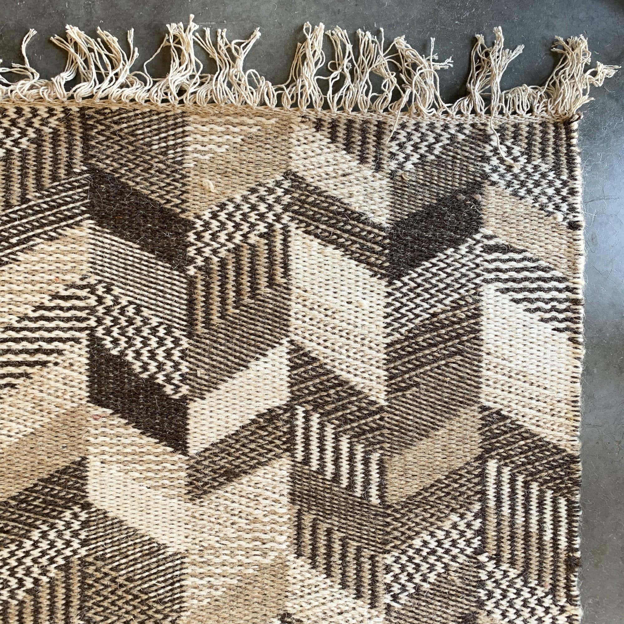 450X300 Cm Bolton Handmade Wool Rug Bolton Blt-03-Grande - Rugs - ebarza Furniture UAE | Shop Modern Furniture in Abu Dhabi & Dubai - مفروشات ايبازرا في الامارات | تسوق اثاث عصري وديكورات مميزة في دبي وابوظبي