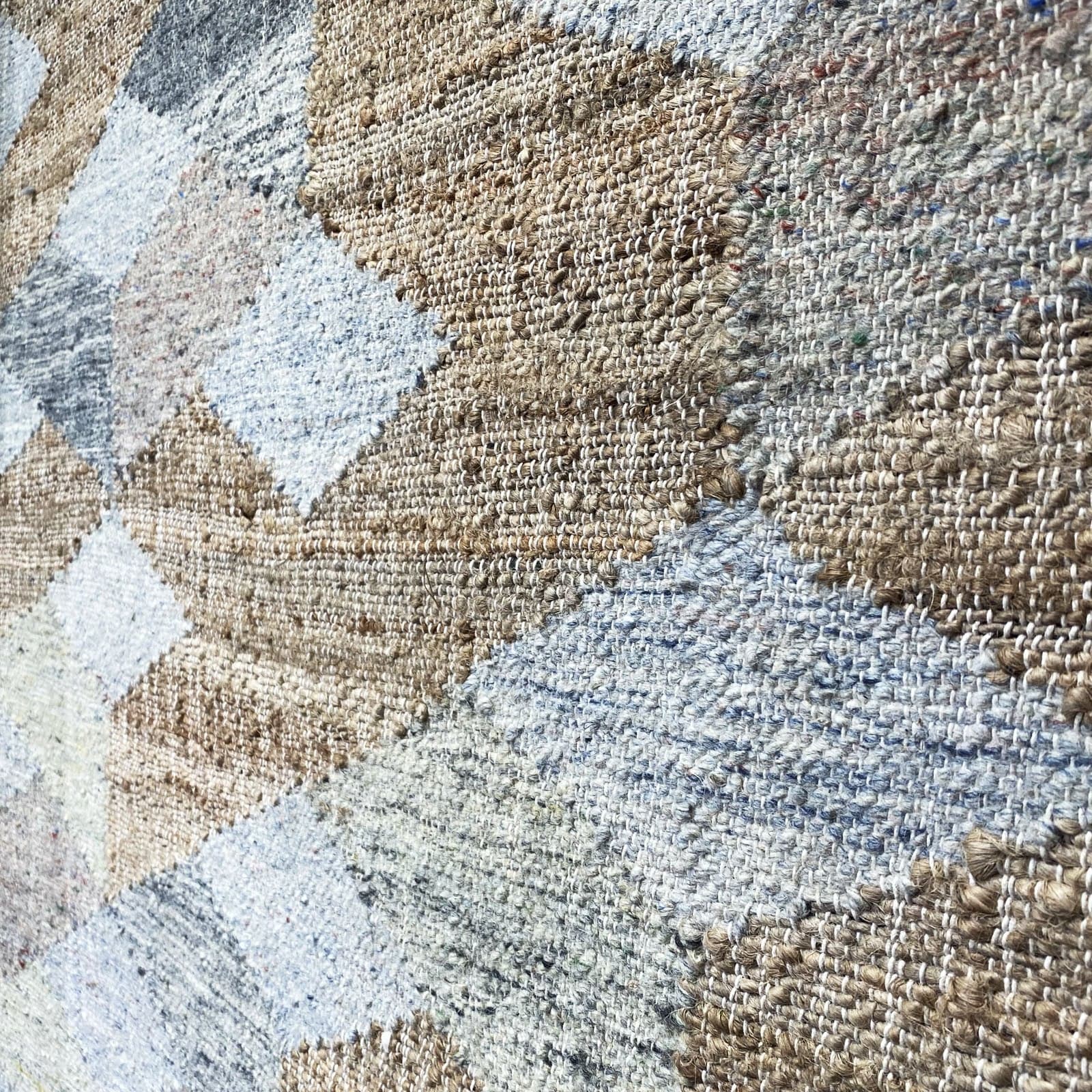 450X300 Cm Handmade Wool Rug Berry-Bry-03-Natural-Xgrand - Rugs - ebarza Furniture UAE | Shop Modern Furniture in Abu Dhabi & Dubai - مفروشات ايبازرا في الامارات | تسوق اثاث عصري وديكورات مميزة في دبي وابوظبي