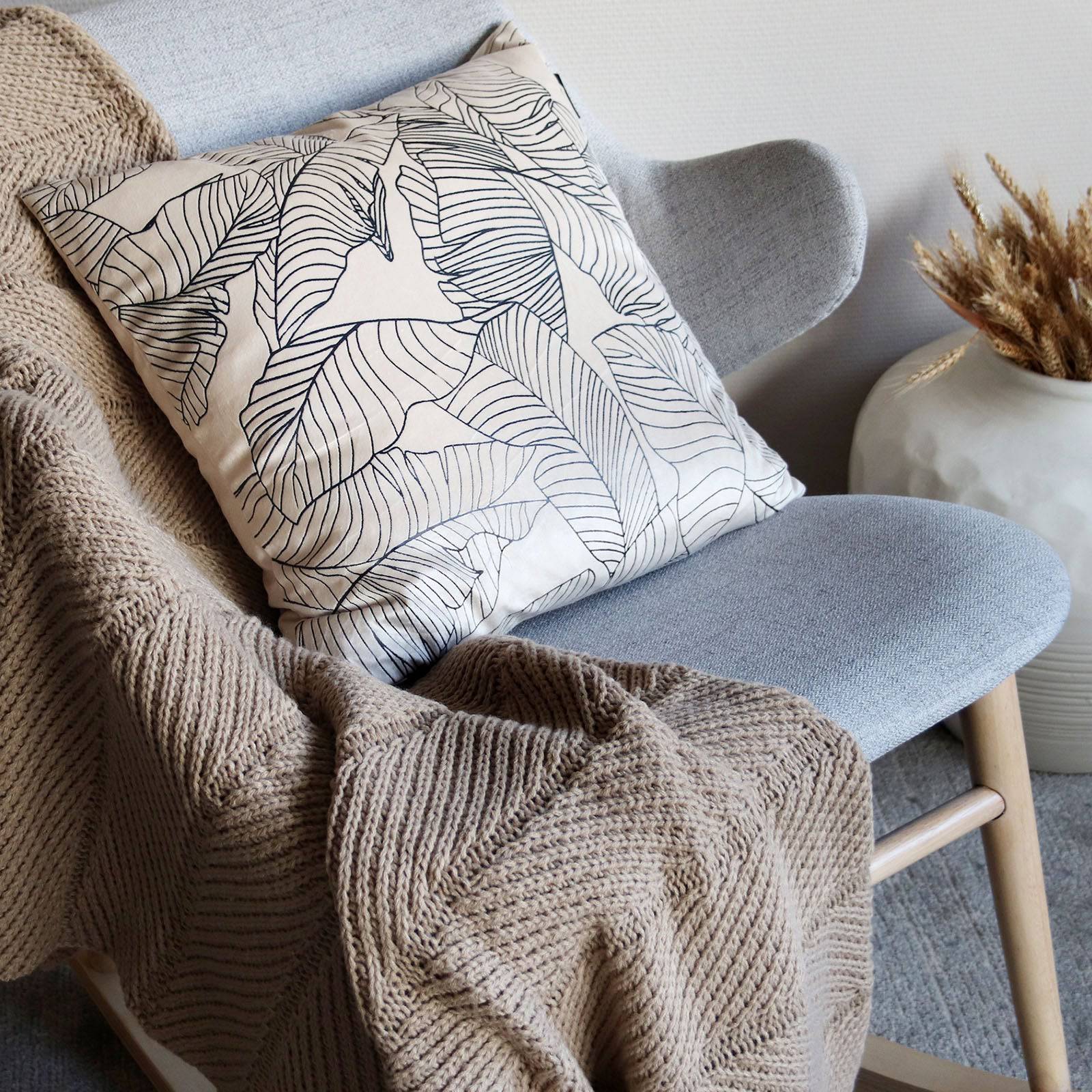 45X45 Cm Cushion Cover 2258-001-2 - Cushions - ebarza Furniture UAE | Shop Modern Furniture in Abu Dhabi & Dubai - مفروشات ايبازرا في الامارات | تسوق اثاث عصري وديكورات مميزة في دبي وابوظبي