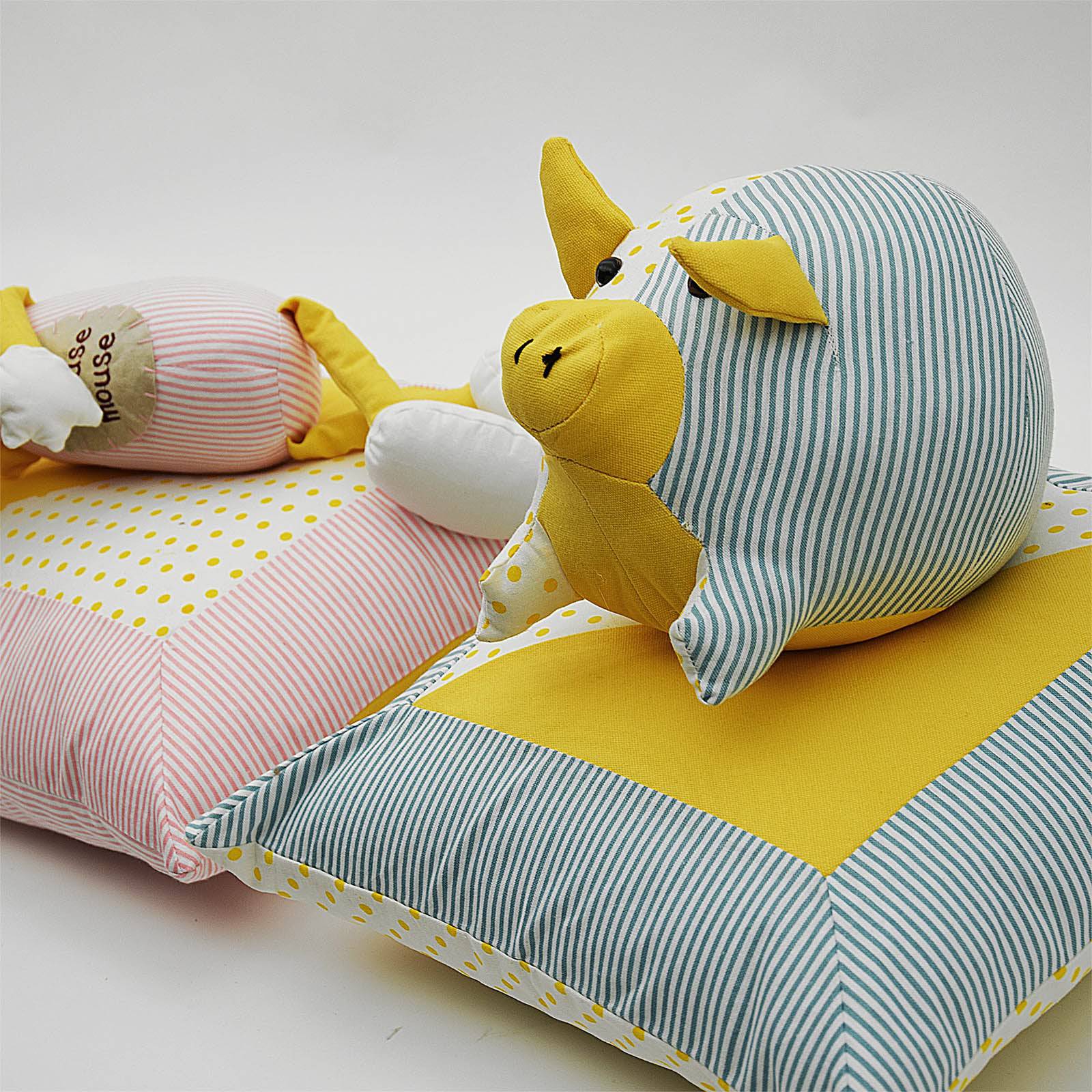 45X45 Cm Cushion Cover T18109B - Cushions - ebarza Furniture UAE | Shop Modern Furniture in Abu Dhabi & Dubai - مفروشات ايبازرا في الامارات | تسوق اثاث عصري وديكورات مميزة في دبي وابوظبي