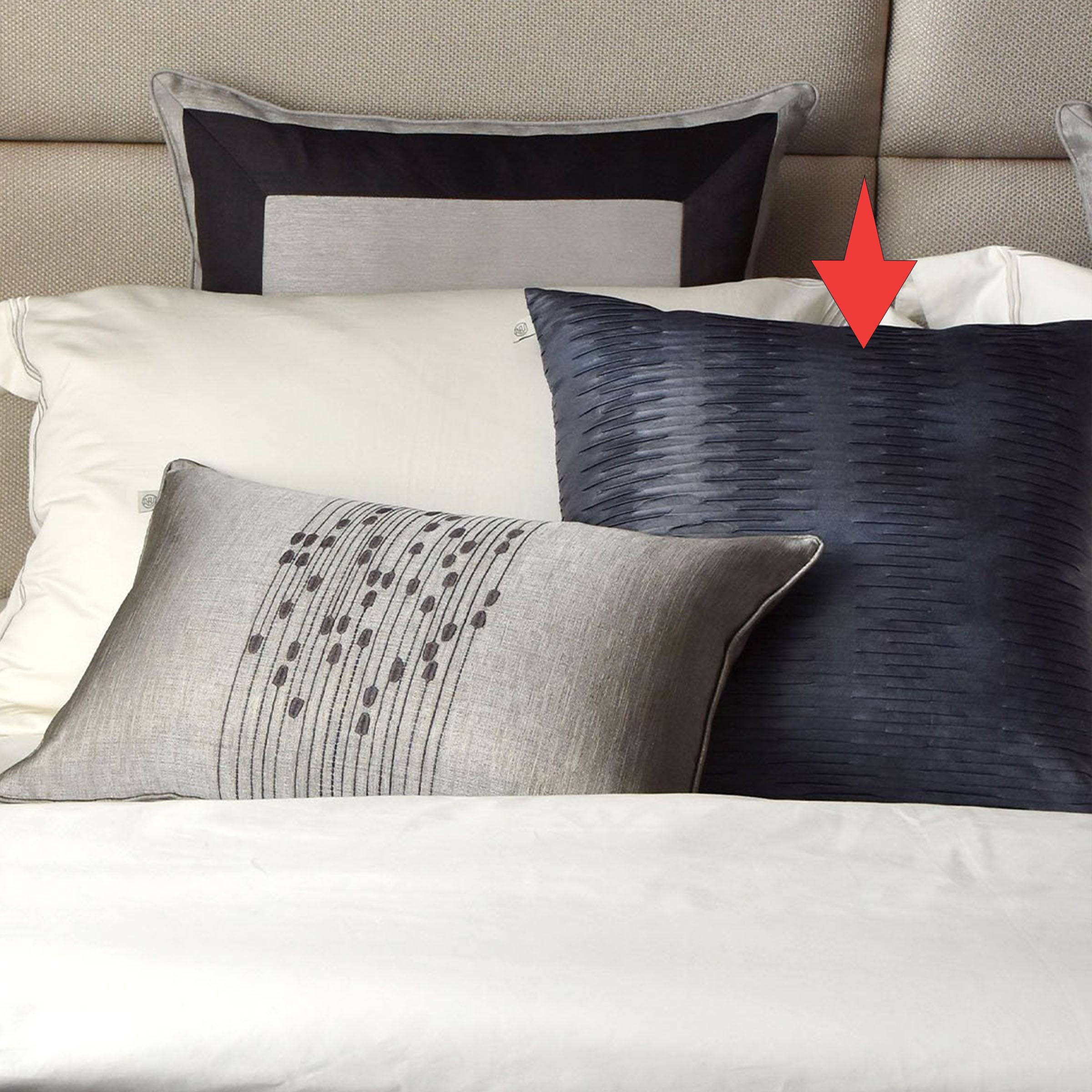 45X45 Cm Leo Imitation Leather Pleated Cushion Ecc-018 - Cushions - ebarza Furniture UAE | Shop Modern Furniture in Abu Dhabi & Dubai - مفروشات ايبازرا في الامارات | تسوق اثاث عصري وديكورات مميزة في دبي وابوظبي