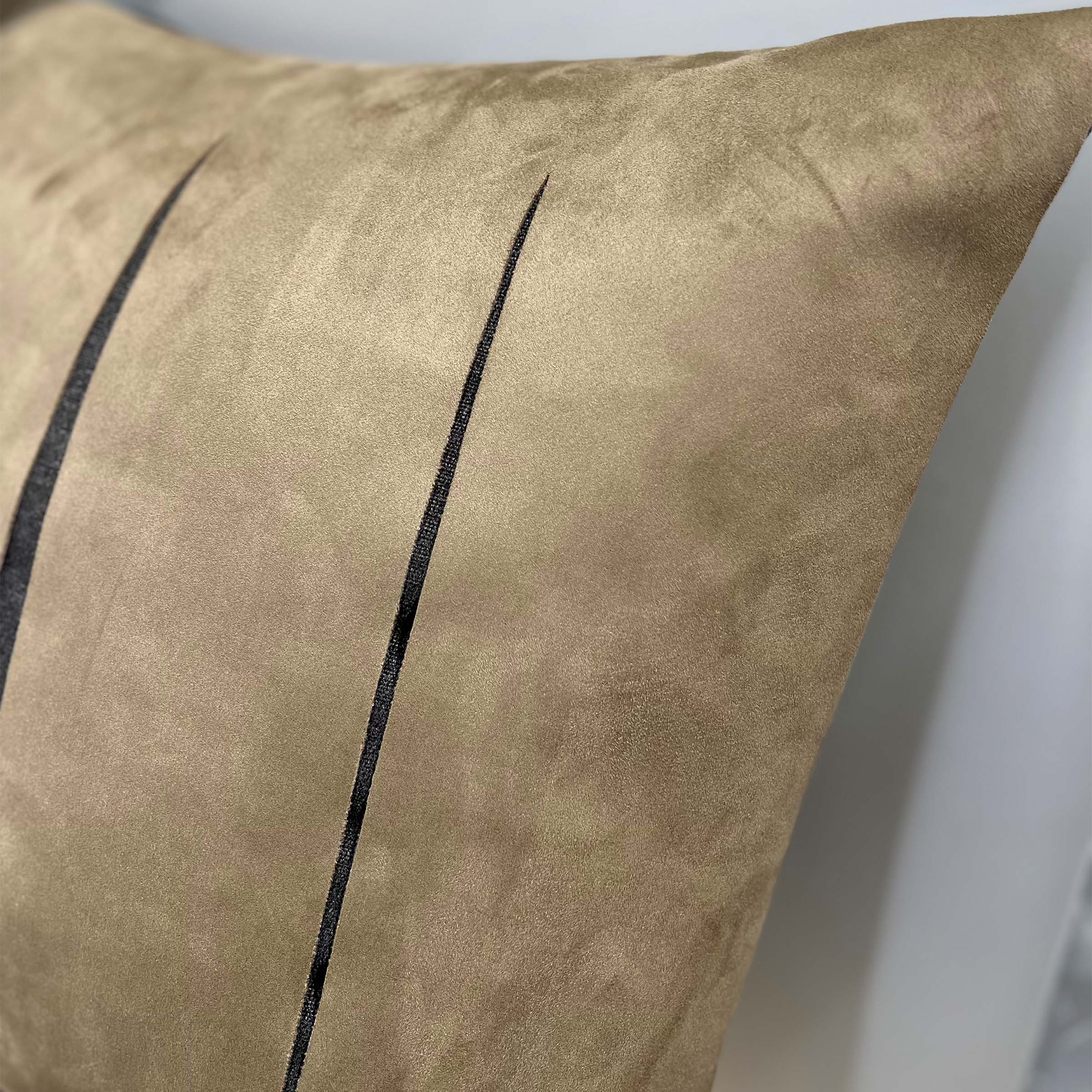 45x45 Theo Imitation Leather Cushion - ECC062 - Cushions - ebarza Furniture UAE | Shop Modern Furniture in Abu Dhabi & Dubai - مفروشات ايبازرا في الامارات | تسوق اثاث عصري وديكورات مميزة في دبي وابوظبي