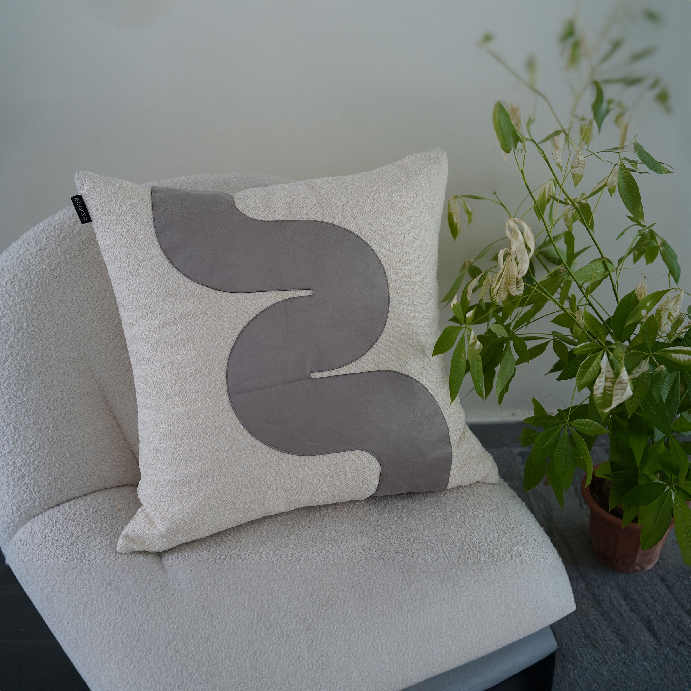 60x60Cm Ebarza Amman Patchwork Cushion ECC127 - Cushions - ebarza Furniture UAE | Shop Modern Furniture in Abu Dhabi & Dubai - مفروشات ايبازرا في الامارات | تسوق اثاث عصري وديكورات مميزة في دبي وابوظبي