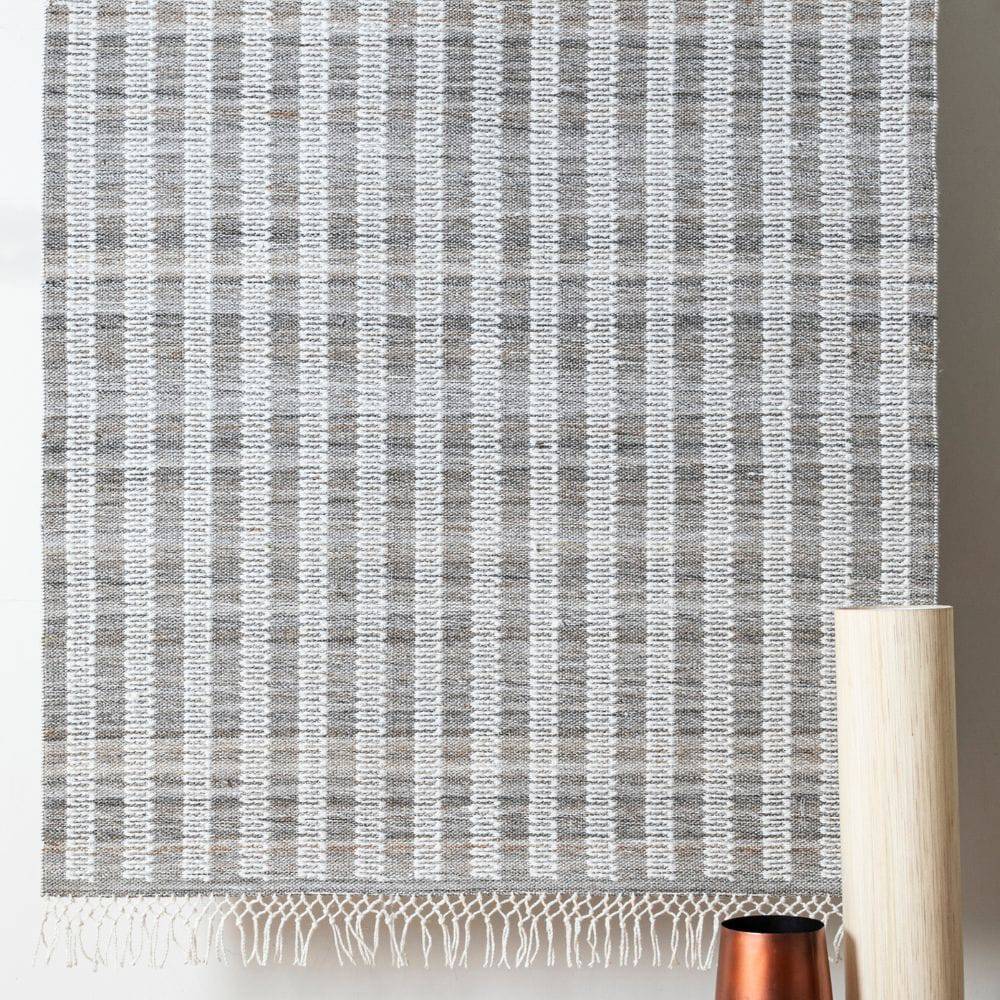 60X90 Cm Machine Woven Rug Batim-Btm-04-Xs - Rugs - ebarza Furniture UAE | Shop Modern Furniture in Abu Dhabi & Dubai - مفروشات ايبازرا في الامارات | تسوق اثاث عصري وديكورات مميزة في دبي وابوظبي