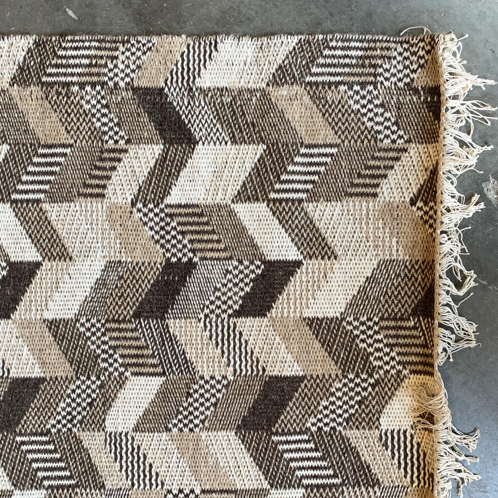 90X130 Cm Bolton Handmade Wool Rug Bolton Blt-03-S - Rugs - ebarza Furniture UAE | Shop Modern Furniture in Abu Dhabi & Dubai - مفروشات ايبازرا في الامارات | تسوق اثاث عصري وديكورات مميزة في دبي وابوظبي