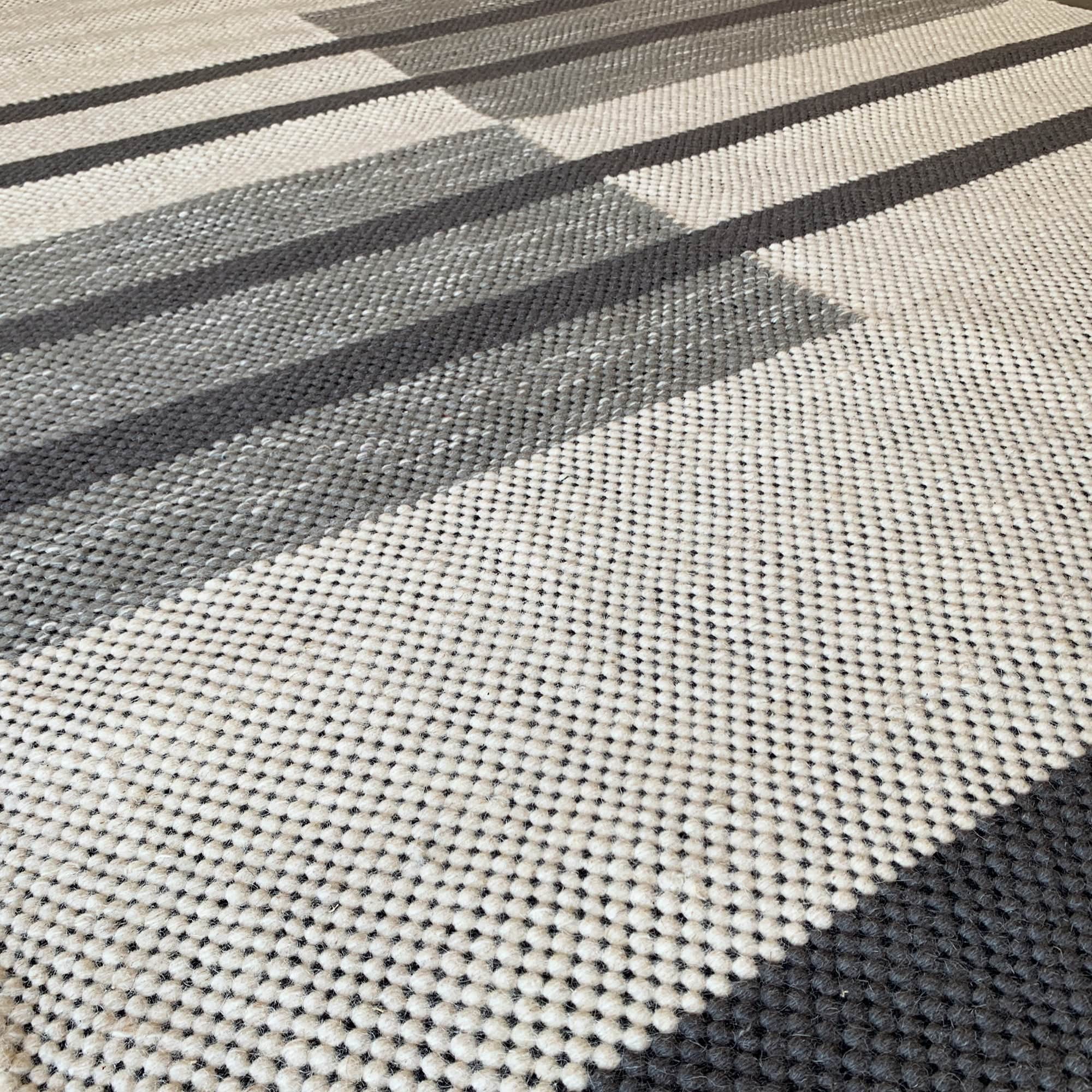 90X130 Cm Filford Handmade Wool Rug Filford Ffd-01-S - Rugs - ebarza Furniture UAE | Shop Modern Furniture in Abu Dhabi & Dubai - مفروشات ايبازرا في الامارات | تسوق اثاث عصري وديكورات مميزة في دبي وابوظبي