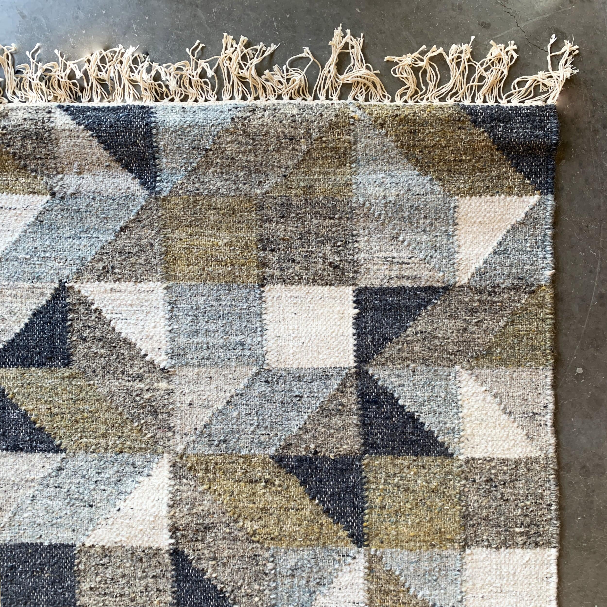 90X300 Cm Bolton Handmade Wool Rug Bolton Blt-83-Long - Rugs - ebarza Furniture UAE | Shop Modern Furniture in Abu Dhabi & Dubai - مفروشات ايبازرا في الامارات | تسوق اثاث عصري وديكورات مميزة في دبي وابوظبي