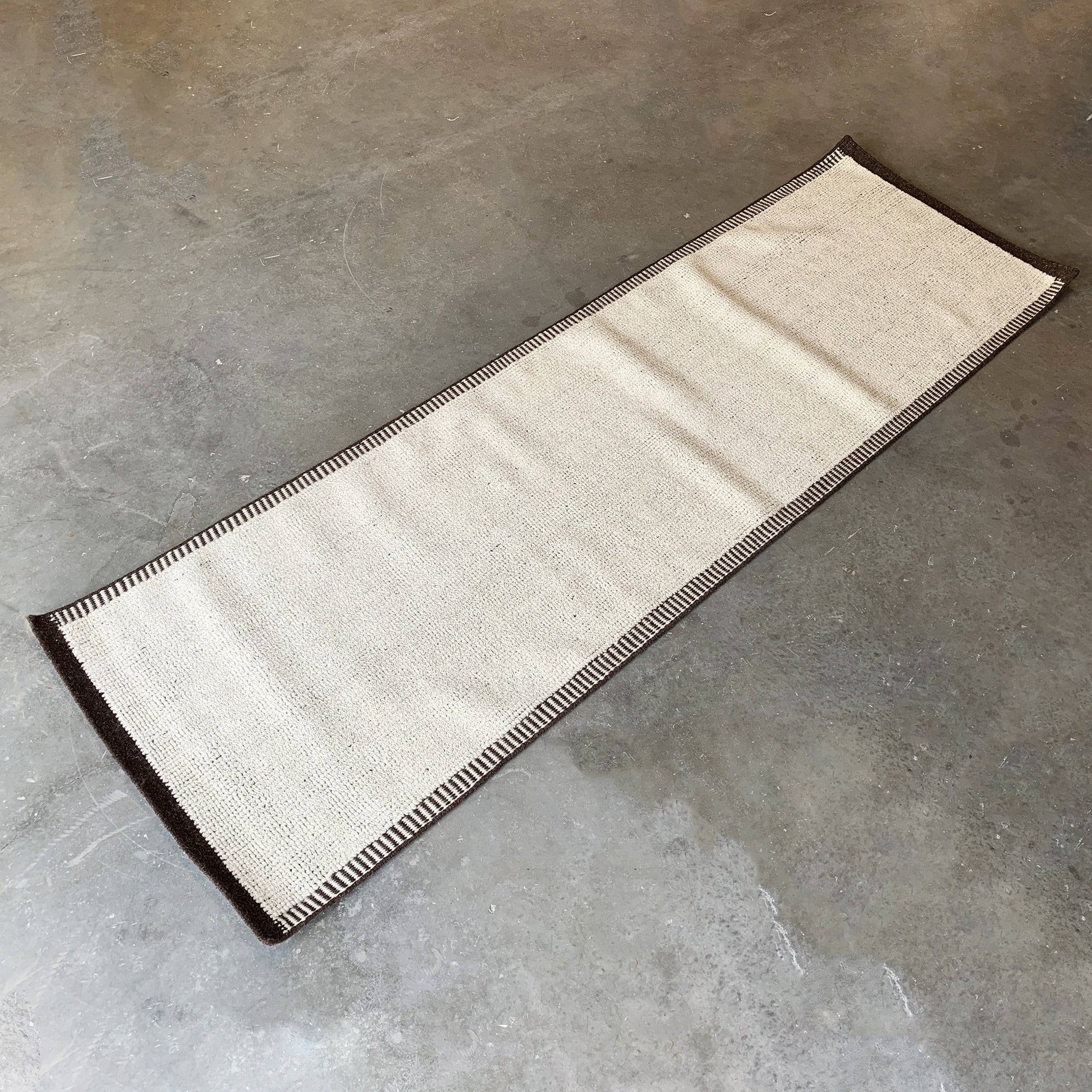 90X300 Cm Handmade Rug Jh-2700-Long - Rugs - ebarza Furniture UAE | Shop Modern Furniture in Abu Dhabi & Dubai - مفروشات ايبازرا في الامارات | تسوق اثاث عصري وديكورات مميزة في دبي وابوظبي