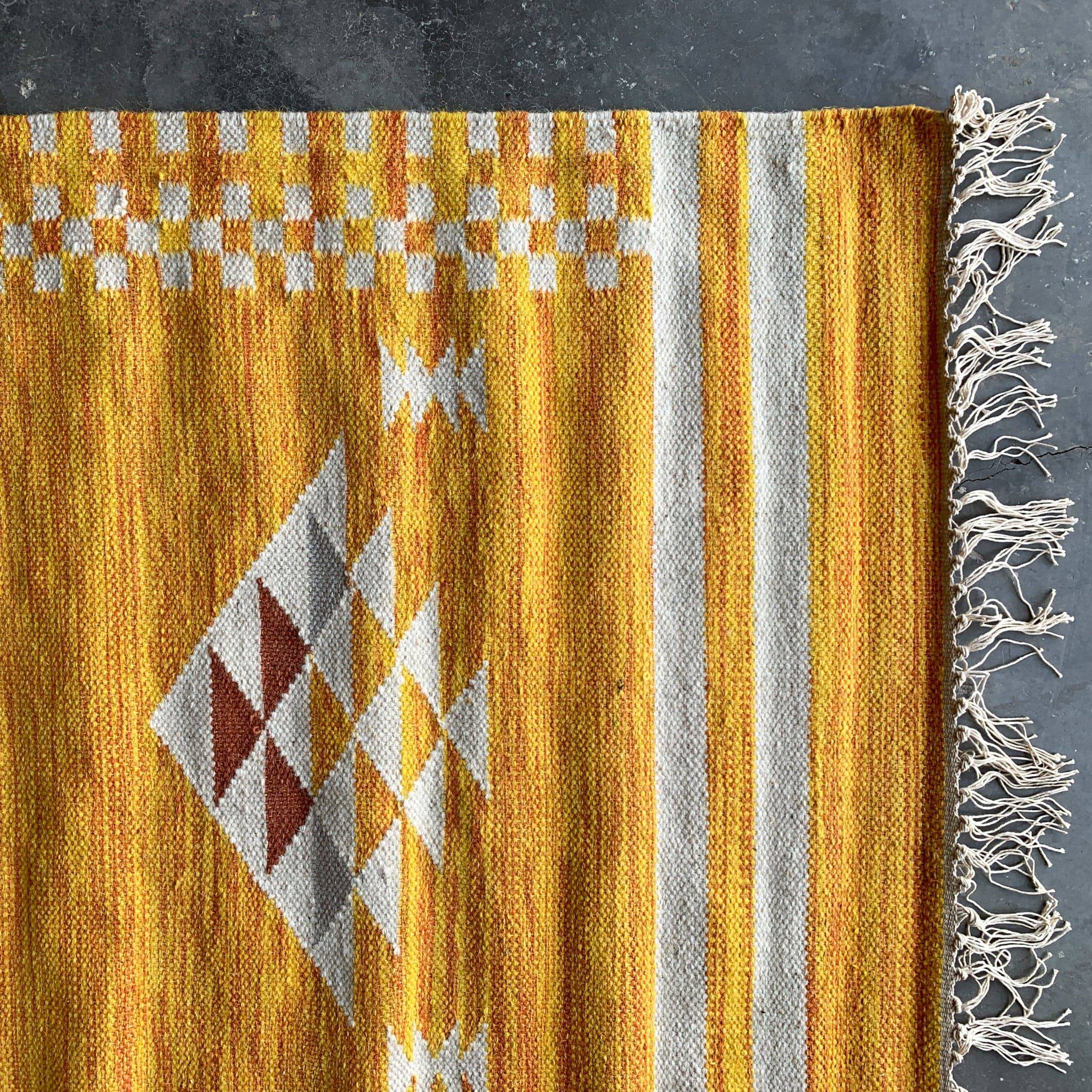 90X300 Cm Handmade Rug Jh-2705-Long - Rugs - ebarza Furniture UAE | Shop Modern Furniture in Abu Dhabi & Dubai - مفروشات ايبازرا في الامارات | تسوق اثاث عصري وديكورات مميزة في دبي وابوظبي