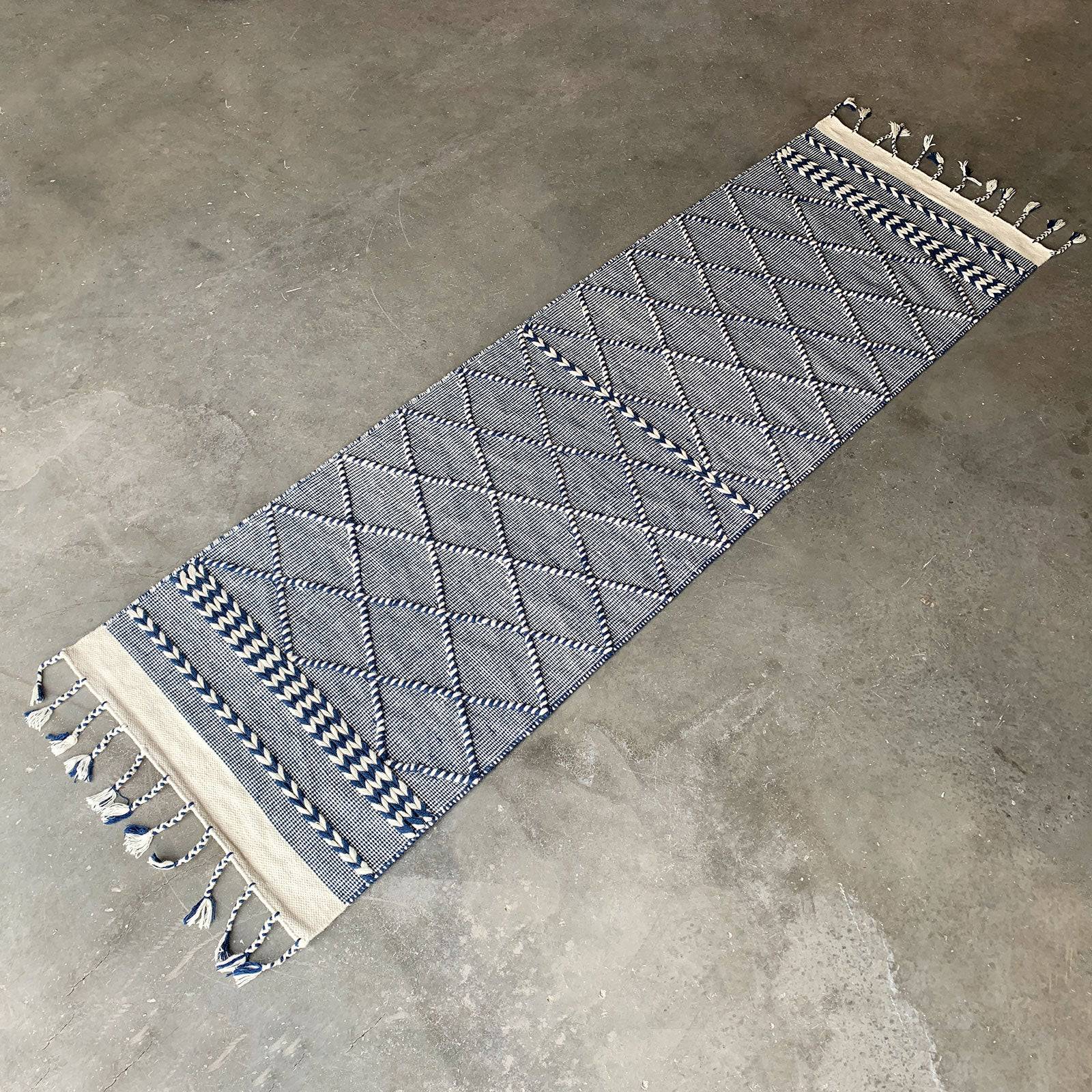 90X300 Cm Handmade Rug Jh-2711-Long - Rugs - ebarza Furniture UAE | Shop Modern Furniture in Abu Dhabi & Dubai - مفروشات ايبازرا في الامارات | تسوق اثاث عصري وديكورات مميزة في دبي وابوظبي