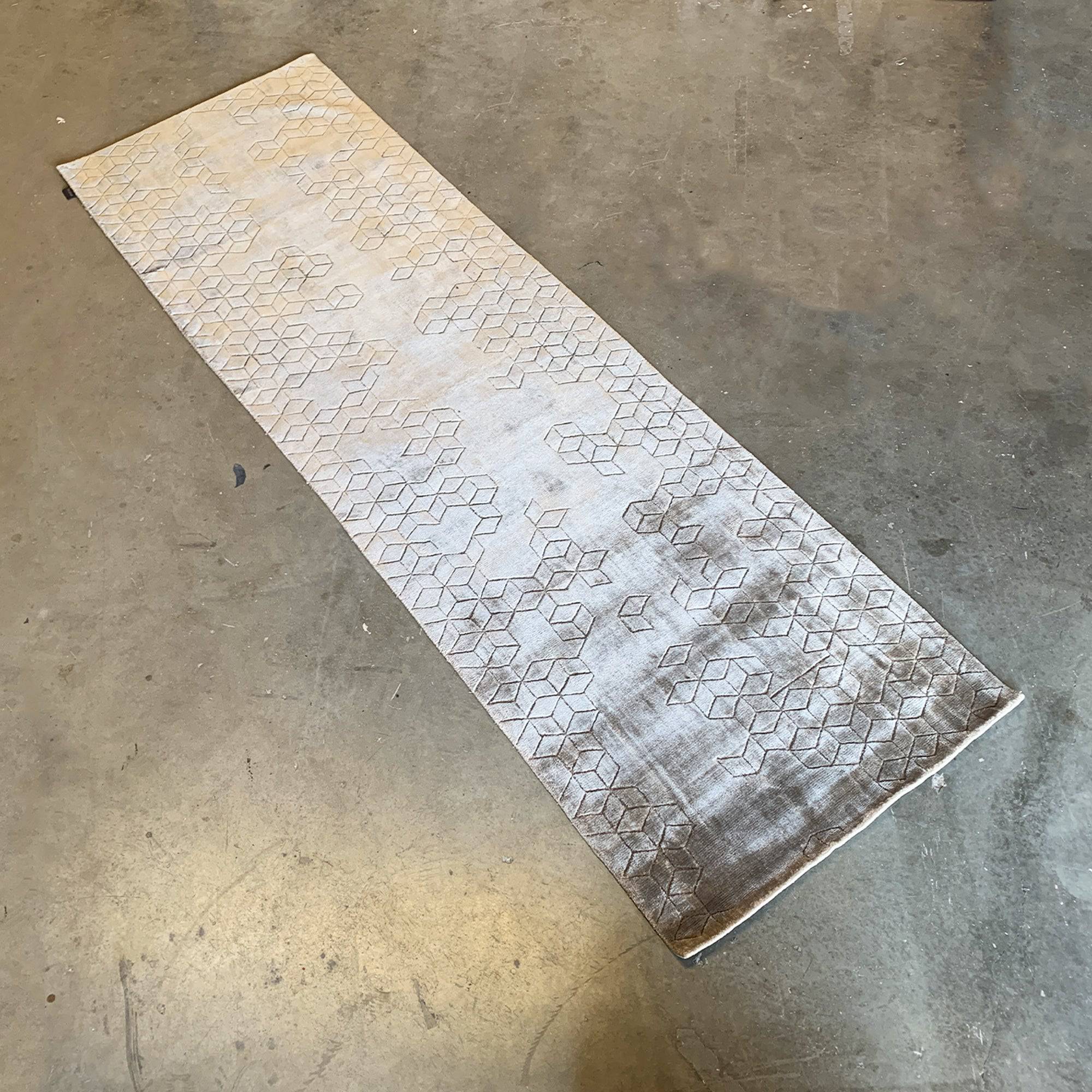 90X300 Cm Handmade Wool Rug Jh-20730-Long - Rugs - ebarza Furniture UAE | Shop Modern Furniture in Abu Dhabi & Dubai - مفروشات ايبازرا في الامارات | تسوق اثاث عصري وديكورات مميزة في دبي وابوظبي