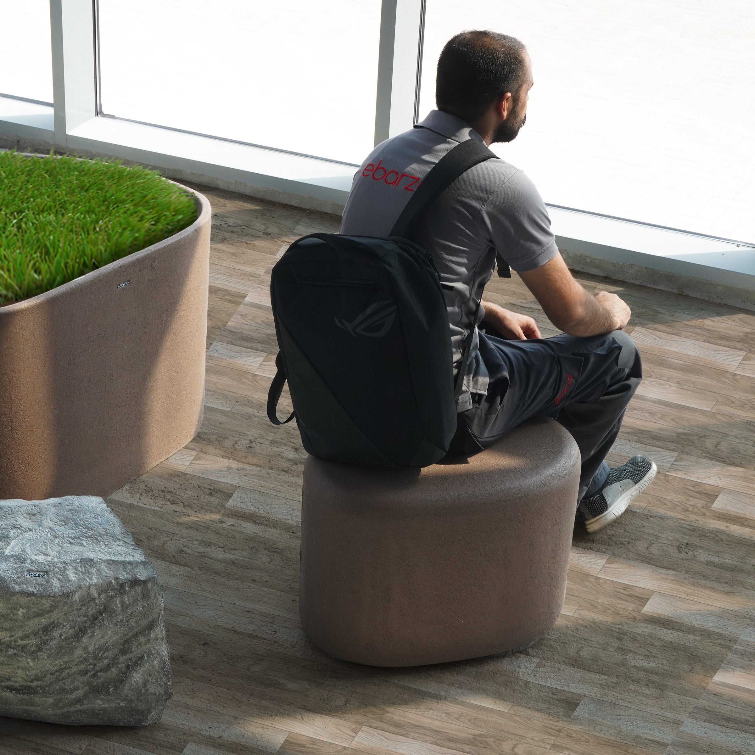 Coffee Brown Planter Box and Seating Bench XK- 4086D - Planter Boxes - ebarza Furniture UAE | Shop Modern Furniture in Abu Dhabi & Dubai - مفروشات ايبازرا في الامارات | تسوق اثاث عصري وديكورات مميزة في دبي وابوظبي