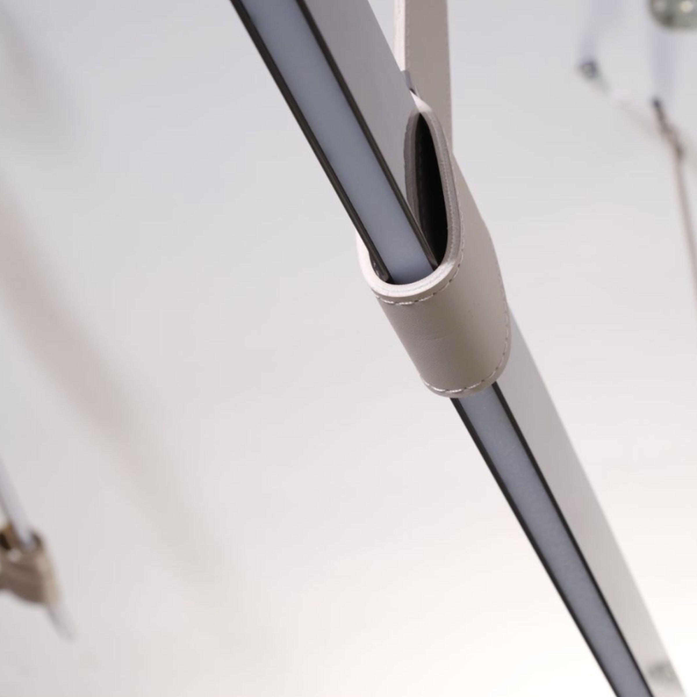 Comet Tail Leather Black Pendant Lamp 1.2m CY-DD-1053-B - Pendant Lamps - ebarza Furniture UAE | Shop Modern Furniture in Abu Dhabi & Dubai - مفروشات ايبازرا في الامارات | تسوق اثاث عصري وديكورات مميزة في دبي وابوظبي