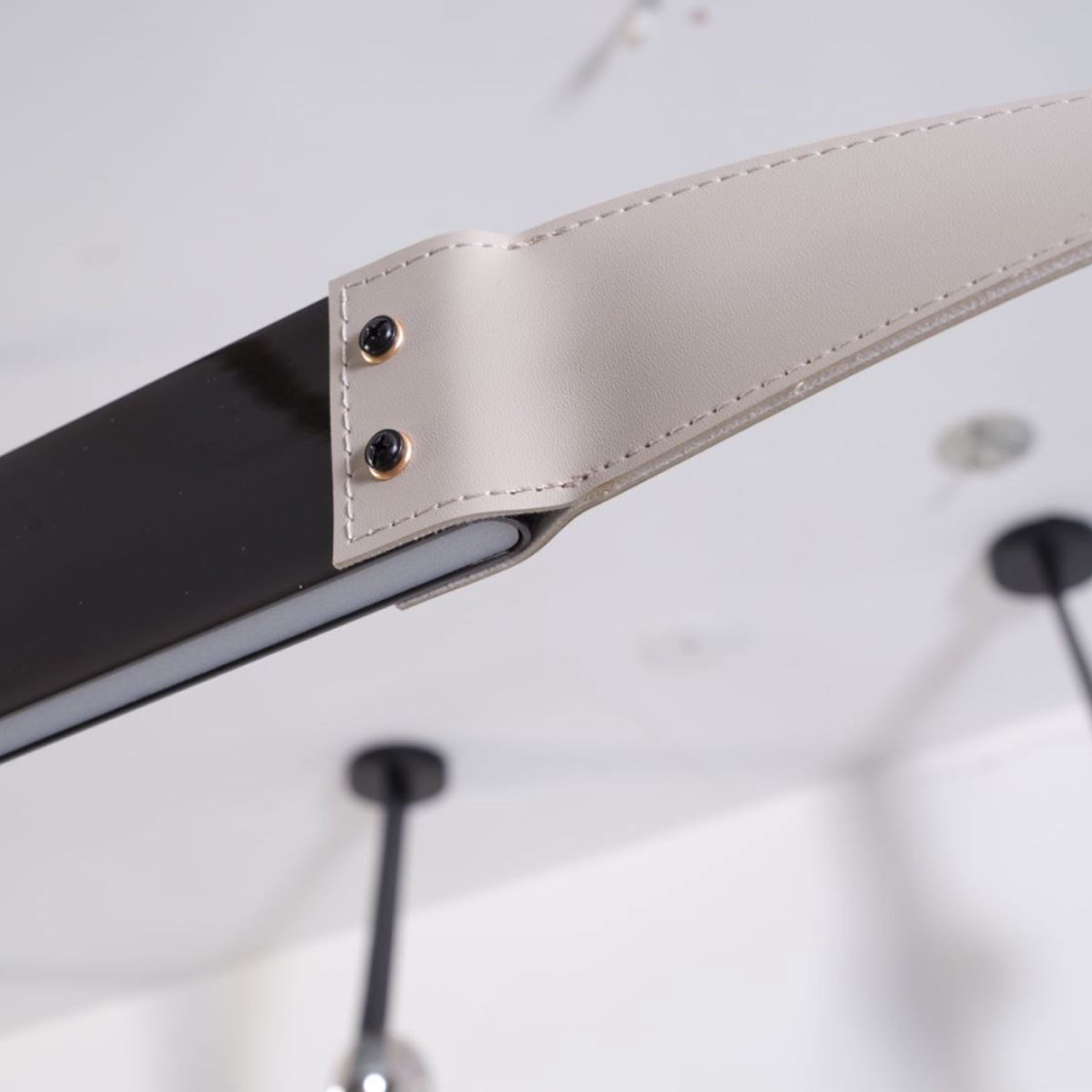 Comet Tail Leather Black Pendant Lamp 1.2m CY-DD-1053-B - Pendant Lamps - ebarza Furniture UAE | Shop Modern Furniture in Abu Dhabi & Dubai - مفروشات ايبازرا في الامارات | تسوق اثاث عصري وديكورات مميزة في دبي وابوظبي