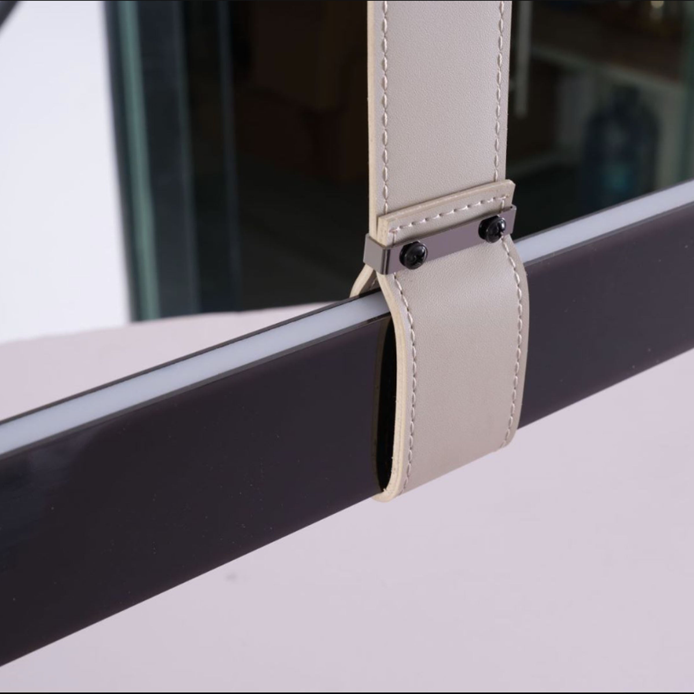 Comet Tail Leather Black Pendant Lamp 1.2m CY-DD-1053-B - Pendant Lamps - ebarza Furniture UAE | Shop Modern Furniture in Abu Dhabi & Dubai - مفروشات ايبازرا في الامارات | تسوق اثاث عصري وديكورات مميزة في دبي وابوظبي