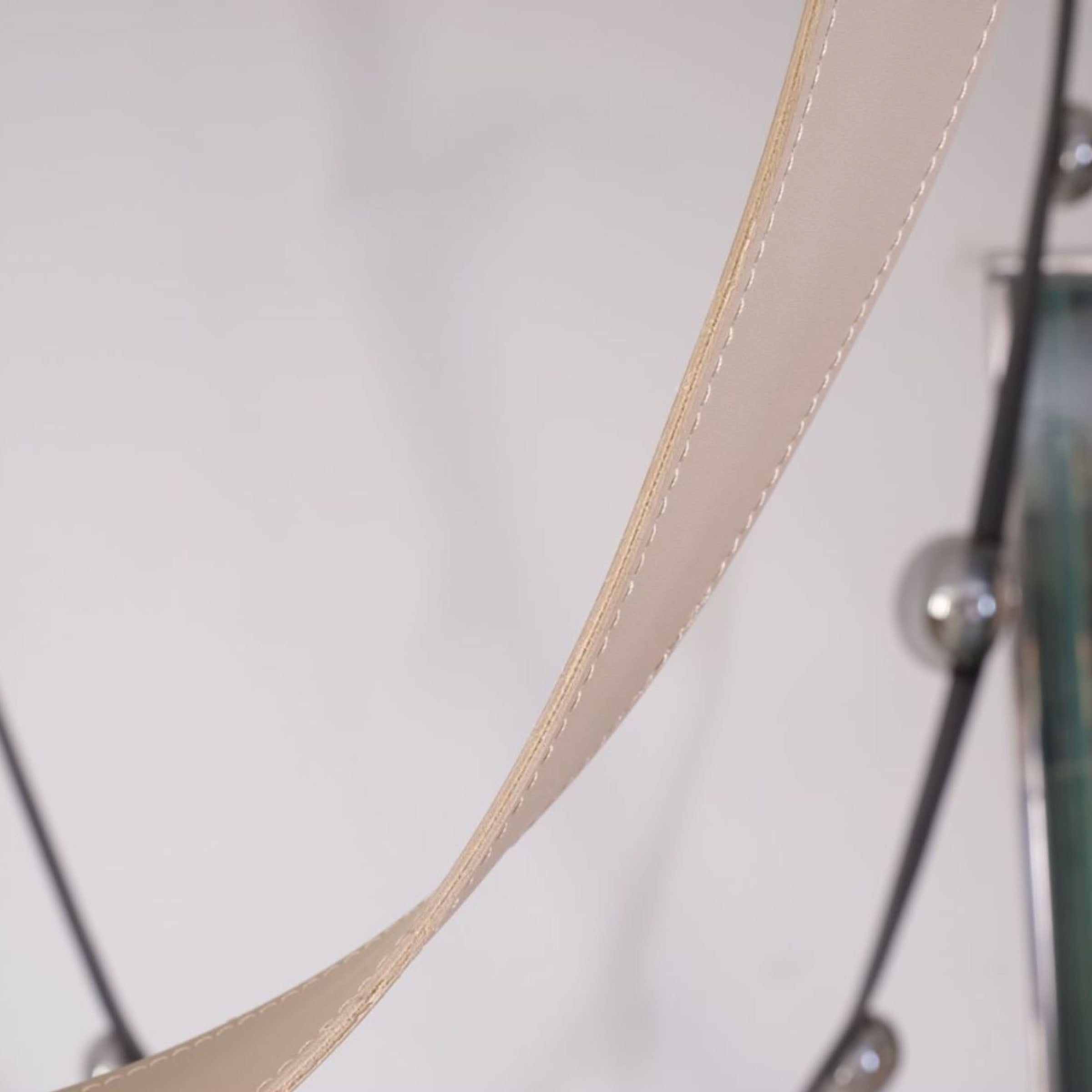 Comet Tail Leather Gold Pendant lamp 1.5m CY-DD-1053-G - Pendant Lamps - ebarza Furniture UAE | Shop Modern Furniture in Abu Dhabi & Dubai - مفروشات ايبازرا في الامارات | تسوق اثاث عصري وديكورات مميزة في دبي وابوظبي