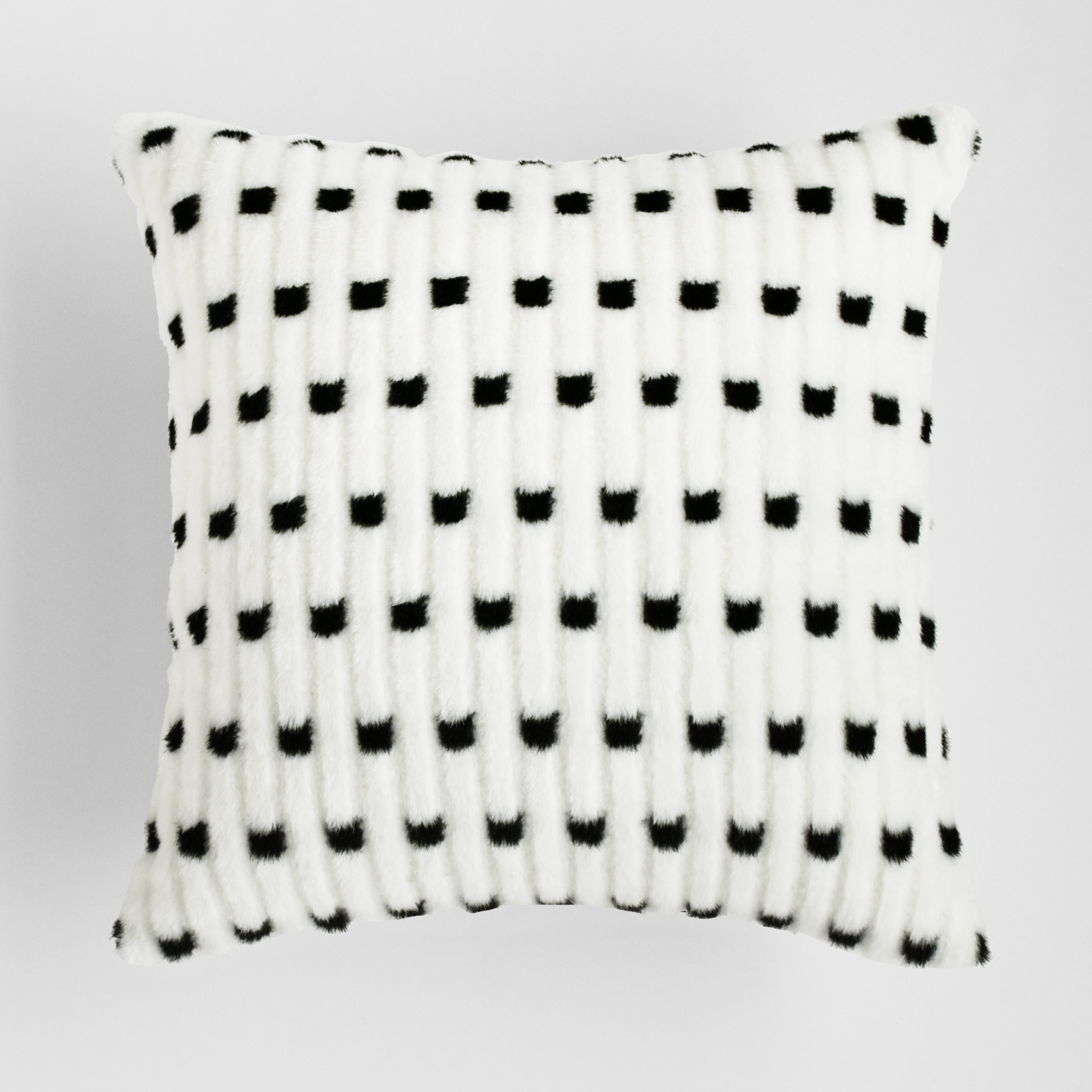 45*45 Jacklyn Plush Cushion - ECC100 - Cushions - ebarza Furniture UAE | Shop Modern Furniture in Abu Dhabi & Dubai - مفروشات ايبازرا في الامارات | تسوق اثاث عصري وديكورات مميزة في دبي وابوظبي