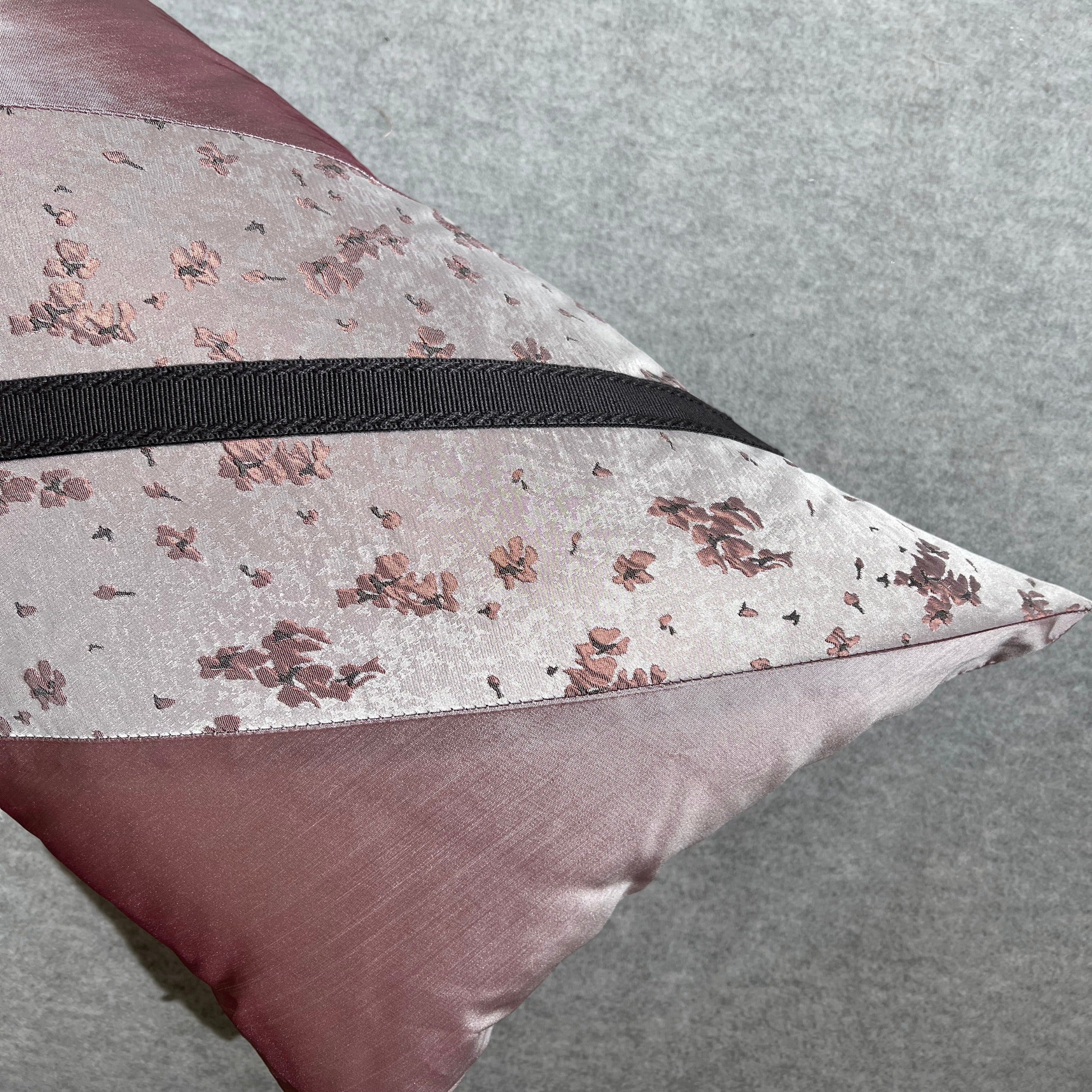 30*60 Quentin Patchwork Cushion - ECC110 - Cushions - ebarza Furniture UAE | Shop Modern Furniture in Abu Dhabi & Dubai - مفروشات ايبازرا في الامارات | تسوق اثاث عصري وديكورات مميزة في دبي وابوظبي