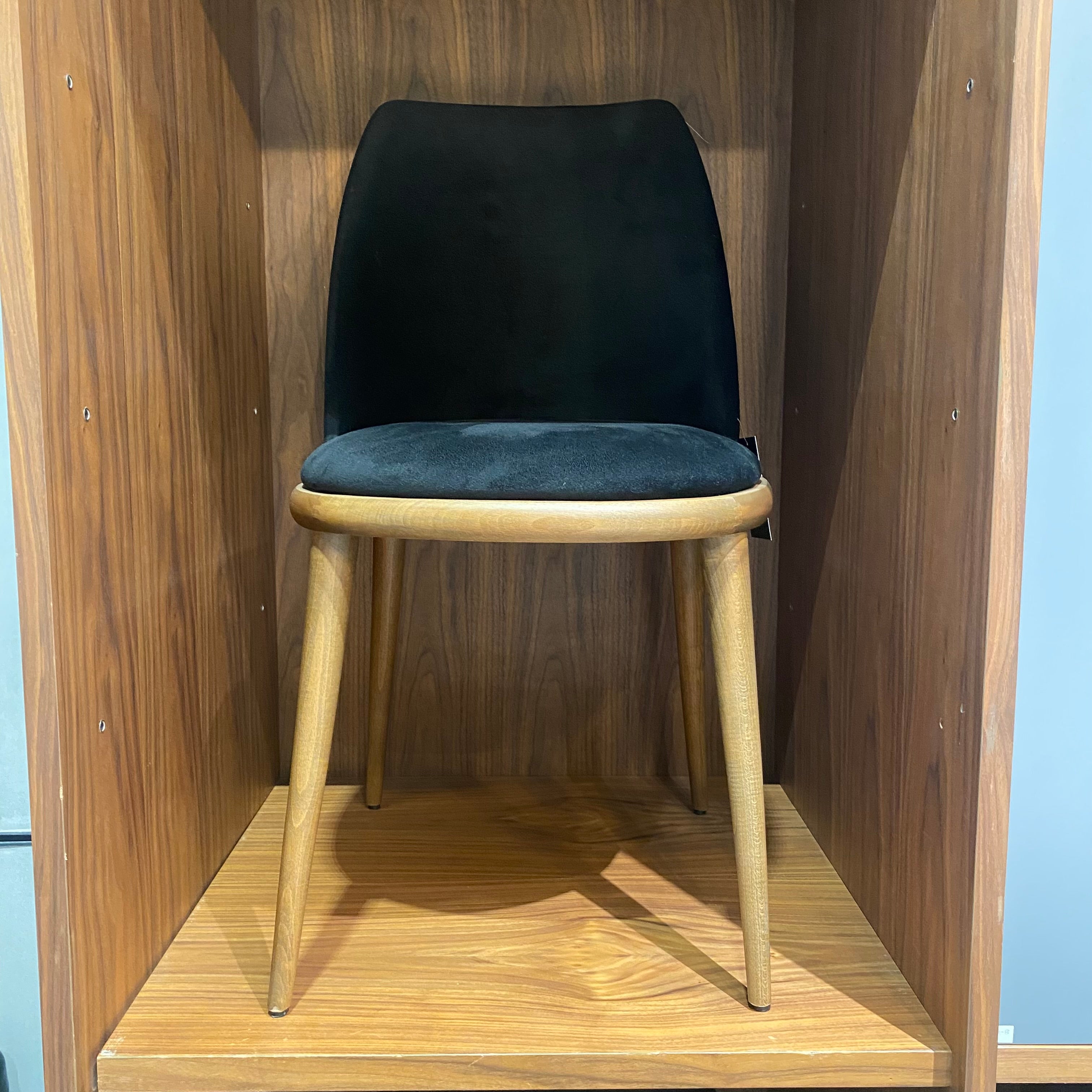 Display Item - Luna Dining Chair Luna chairYAS - DISPLAY ITEM - ebarza Furniture UAE | Shop Modern Furniture in Abu Dhabi & Dubai - مفروشات ايبازرا في الامارات | تسوق اثاث عصري وديكورات مميزة في دبي وابوظبي