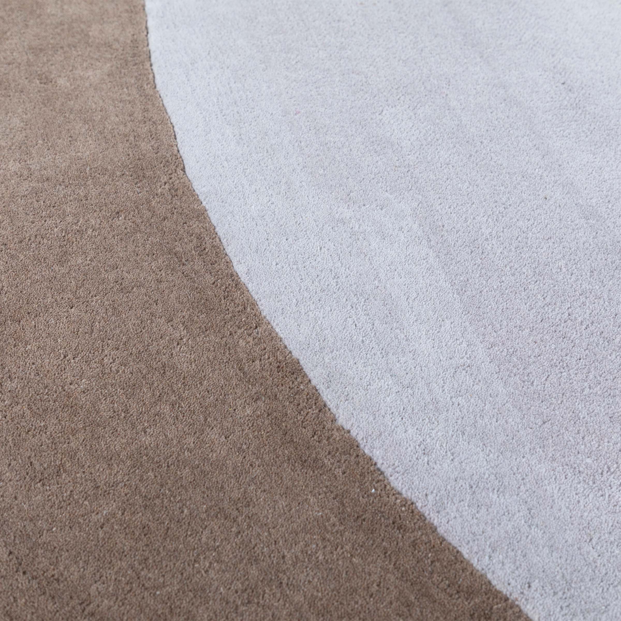 350X250 Cm WOOL BEIGE AND BROWN Round Rug JH-22729 - Rugs - ebarza Furniture UAE | Shop Modern Furniture in Abu Dhabi & Dubai - مفروشات ايبازرا في الامارات | تسوق اثاث عصري وديكورات مميزة في دبي وابوظبي