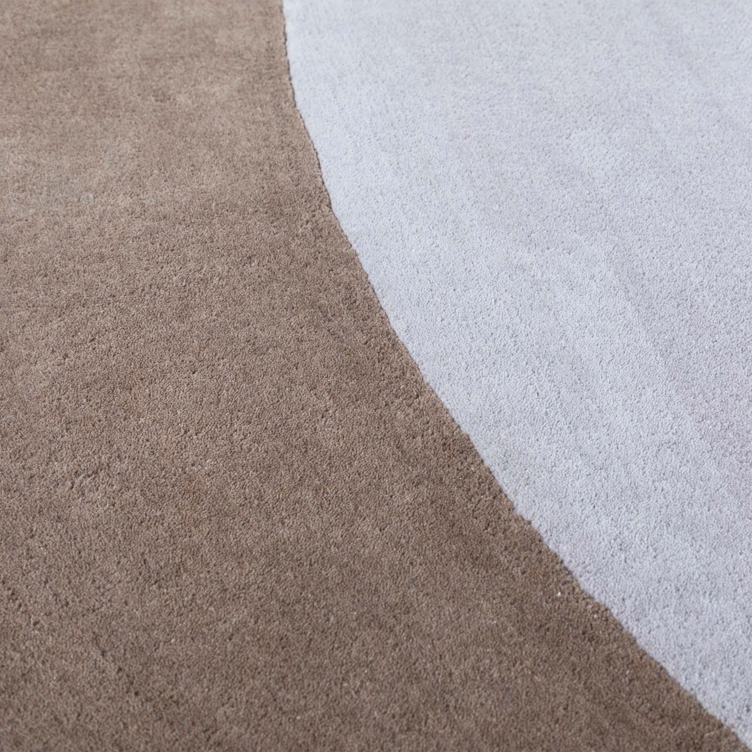 350X250 Cm WOOL BEIGE AND BROWN Round Rug JH-22729 - Rugs - ebarza Furniture UAE | Shop Modern Furniture in Abu Dhabi & Dubai - مفروشات ايبازرا في الامارات | تسوق اثاث عصري وديكورات مميزة في دبي وابوظبي