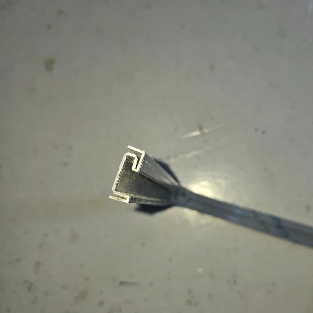 R20 304SS External Corner Skirting Accessories - Black - PR0070 - wall-panels-profiles - ebarza Furniture UAE | Shop Modern Furniture in Abu Dhabi & Dubai - مفروشات ايبازرا في الامارات | تسوق اثاث عصري وديكورات مميزة في دبي وابوظبي