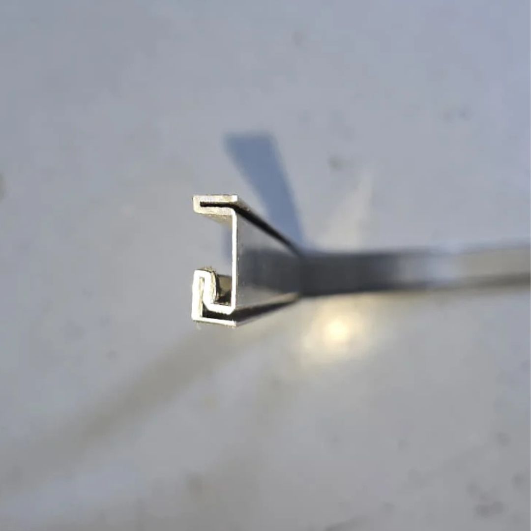 R20 304SS External Corner Skirting Accessories - Black - PR0069 - wall-panels-profiles - ebarza Furniture UAE | Shop Modern Furniture in Abu Dhabi & Dubai - مفروشات ايبازرا في الامارات | تسوق اثاث عصري وديكورات مميزة في دبي وابوظبي