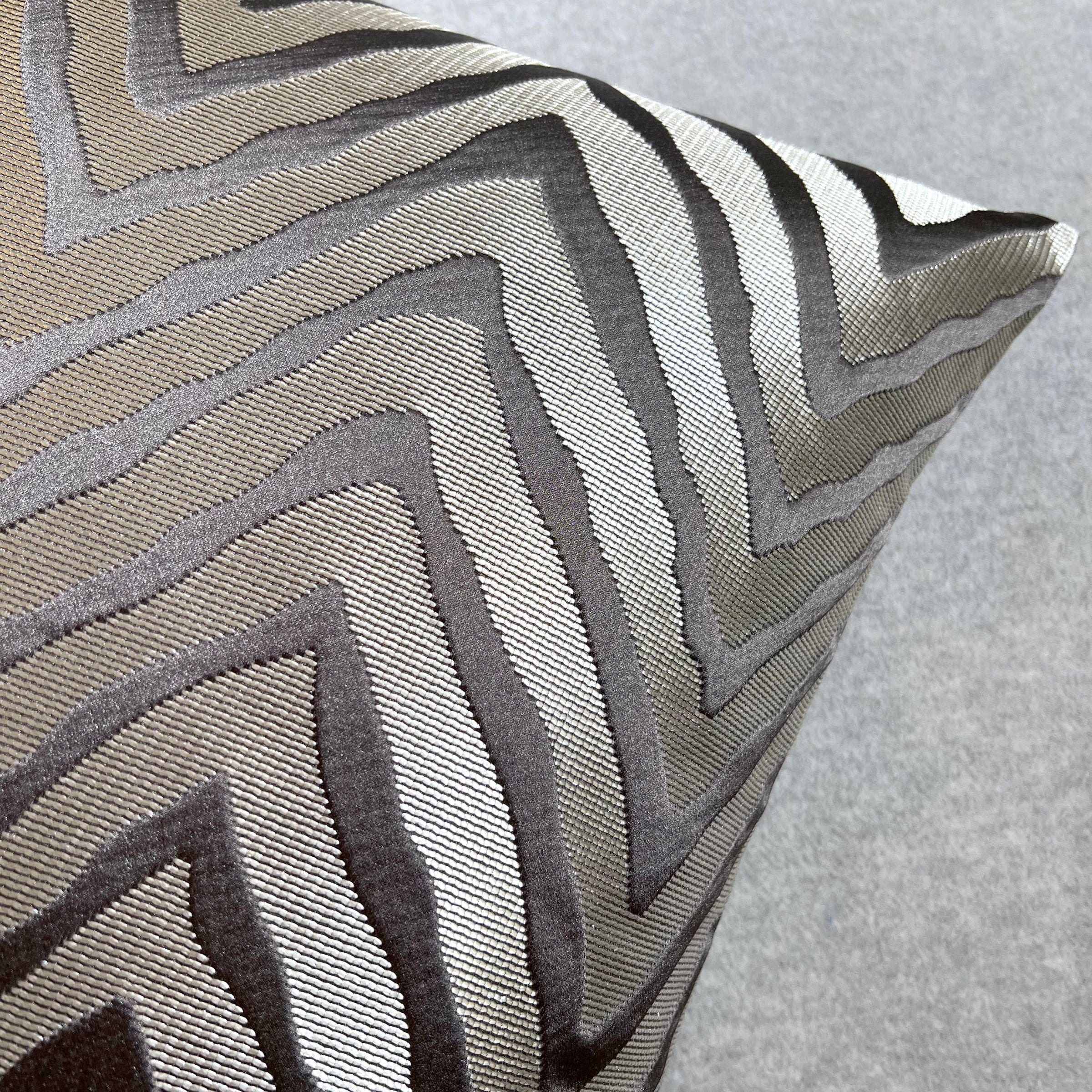 45*45 Waves Jacquard Cushion - ECC104 - Cushions - ebarza Furniture UAE | Shop Modern Furniture in Abu Dhabi & Dubai - مفروشات ايبازرا في الامارات | تسوق اثاث عصري وديكورات مميزة في دبي وابوظبي