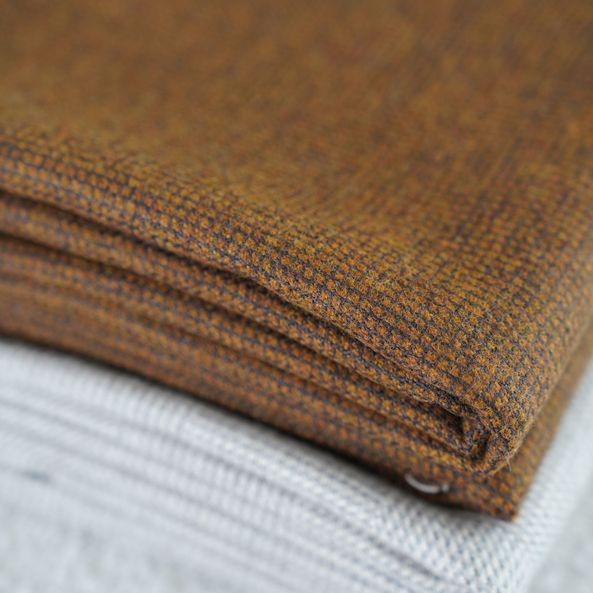 Ebarza Cartier Monochrome Wool Blanket ETB023 - Blankets - ebarza Furniture UAE | Shop Modern Furniture in Abu Dhabi & Dubai - مفروشات ايبازرا في الامارات | تسوق اثاث عصري وديكورات مميزة في دبي وابوظبي