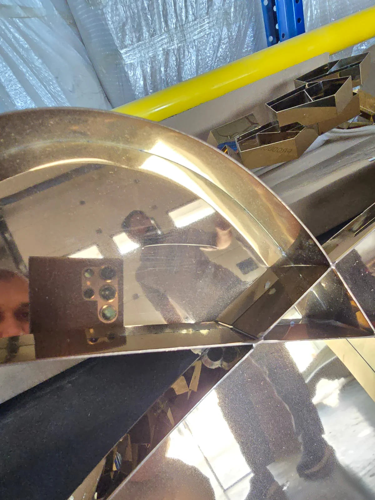 AS IS - Space Gate Handcrafted Stainless Steel Artwork Bg2020044-RG - DISPLAY ITEM - ebarza Furniture UAE | Shop Modern Furniture in Abu Dhabi & Dubai - مفروشات ايبازرا في الامارات | تسوق اثاث عصري وديكورات مميزة في دبي وابوظبي