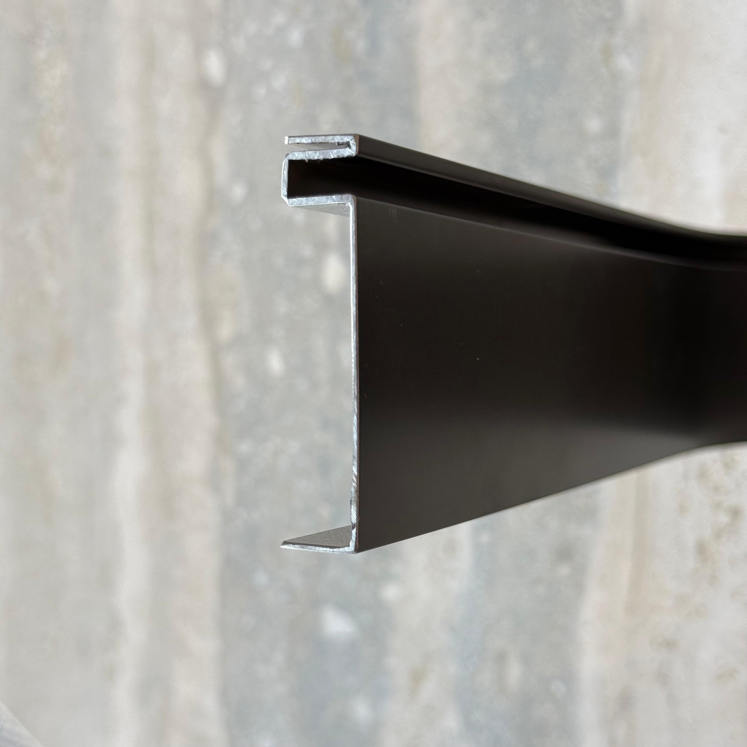 R100 (6cm) Internal Corner Skirting Accessories - Black - PR0022 - wall-panels-profiles - ebarza Furniture UAE | Shop Modern Furniture in Abu Dhabi & Dubai - مفروشات ايبازرا في الامارات | تسوق اثاث عصري وديكورات مميزة في دبي وابوظبي