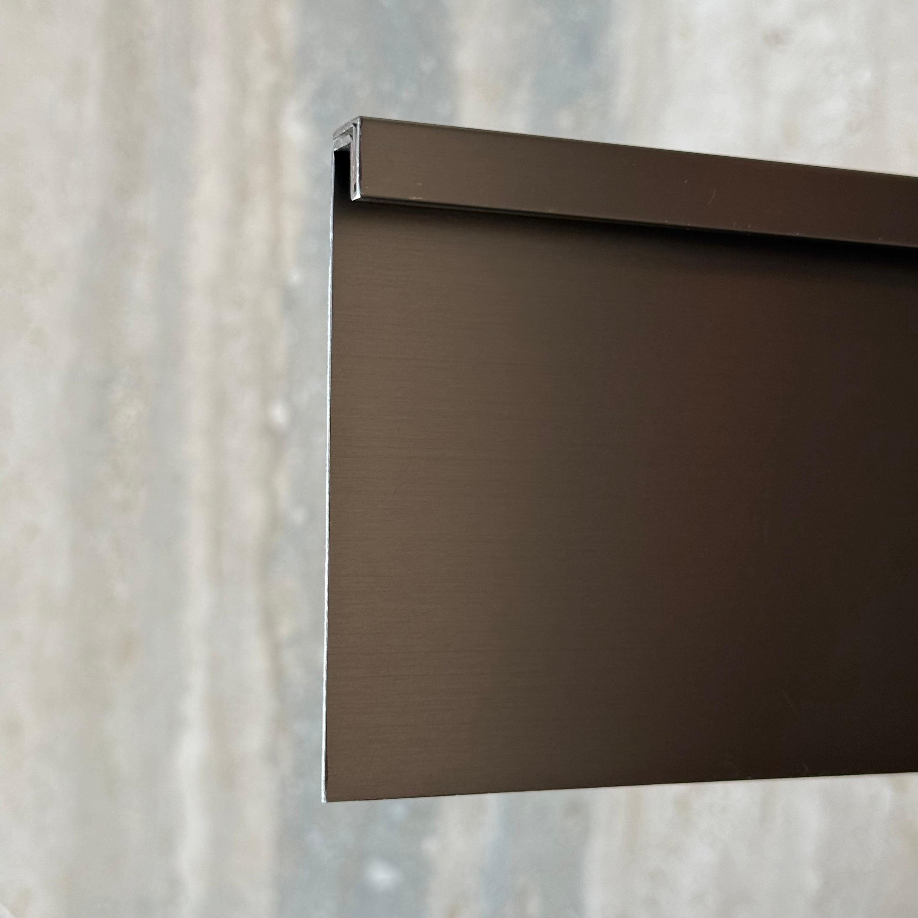 R200 (10cm) External Corner Skirting Accessories - Black - PR0016 - wall-panels-profiles - ebarza Furniture UAE | Shop Modern Furniture in Abu Dhabi & Dubai - مفروشات ايبازرا في الامارات | تسوق اثاث عصري وديكورات مميزة في دبي وابوظبي