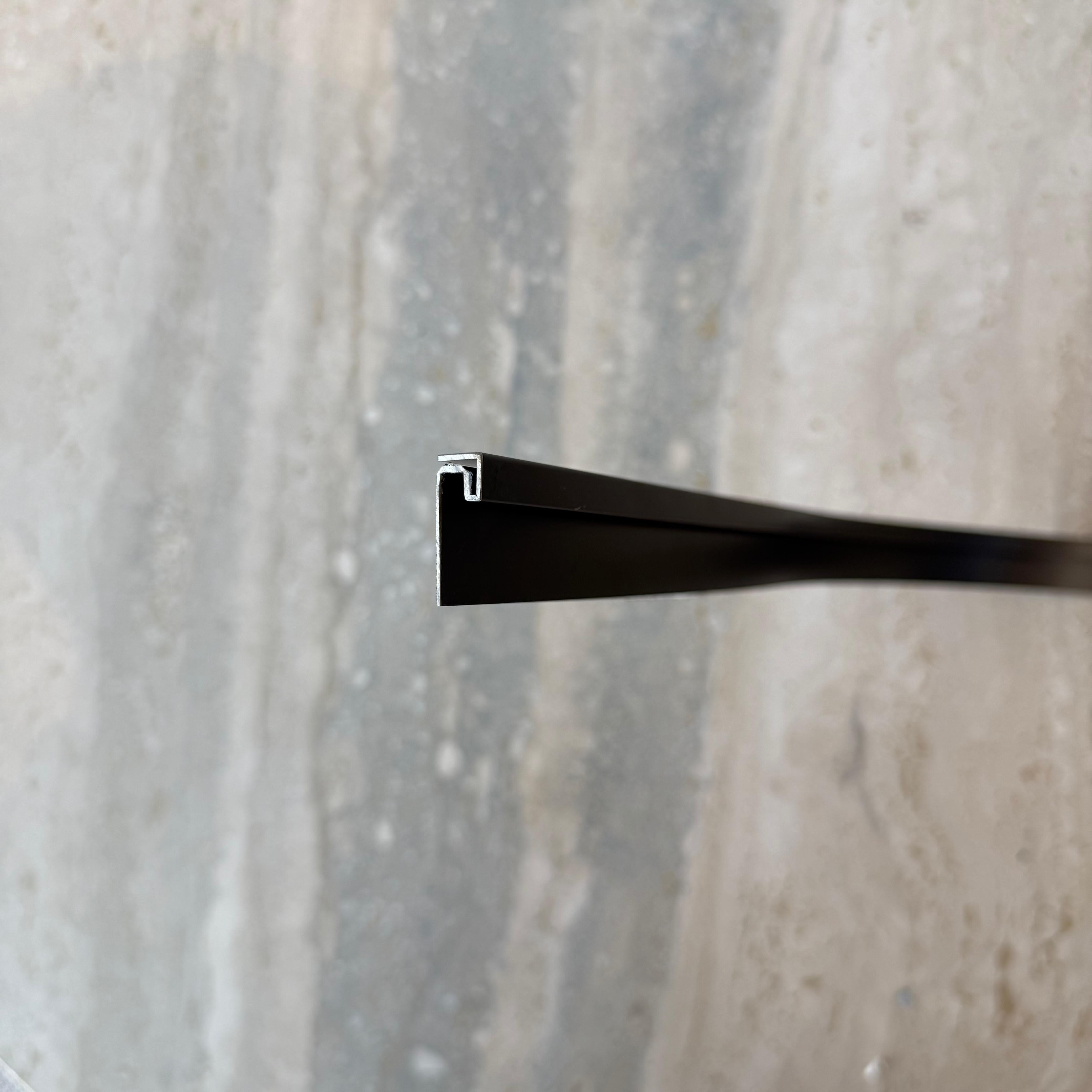 R200 (2.5cm) Internal Corner Accessories - Black - PR0033 - wall-panels-profiles - ebarza Furniture UAE | Shop Modern Furniture in Abu Dhabi & Dubai - مفروشات ايبازرا في الامارات | تسوق اثاث عصري وديكورات مميزة في دبي وابوظبي