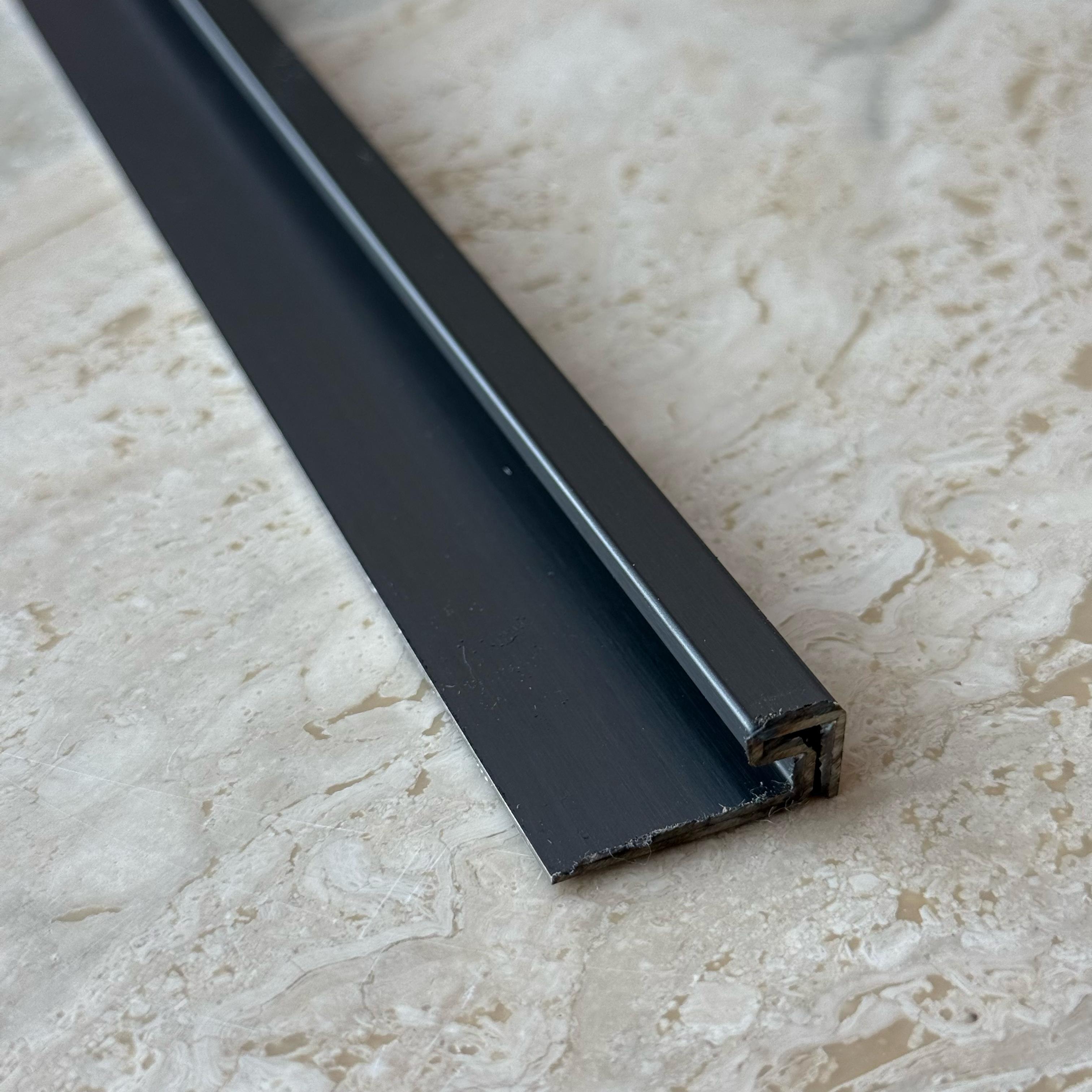 0.8mm Thickness (2.5cm) Stainless Steel Profile - Black - PR0041 - wall-panels-profiles - ebarza Furniture UAE | Shop Modern Furniture in Abu Dhabi & Dubai - مفروشات ايبازرا في الامارات | تسوق اثاث عصري وديكورات مميزة في دبي وابوظبي