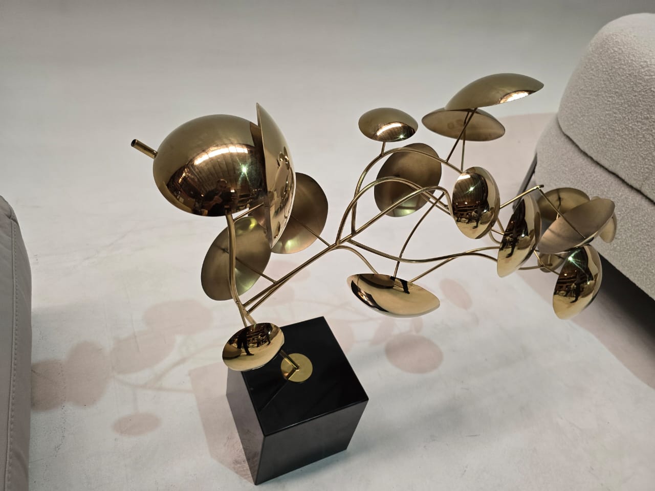 As Is - Handcrafted Stainless Steel Table Artwork B0010035/B00100-G - DISPLAY ITEM - ebarza Furniture UAE | Shop Modern Furniture in Abu Dhabi & Dubai - مفروشات ايبازرا في الامارات | تسوق اثاث عصري وديكورات مميزة في دبي وابوظبي