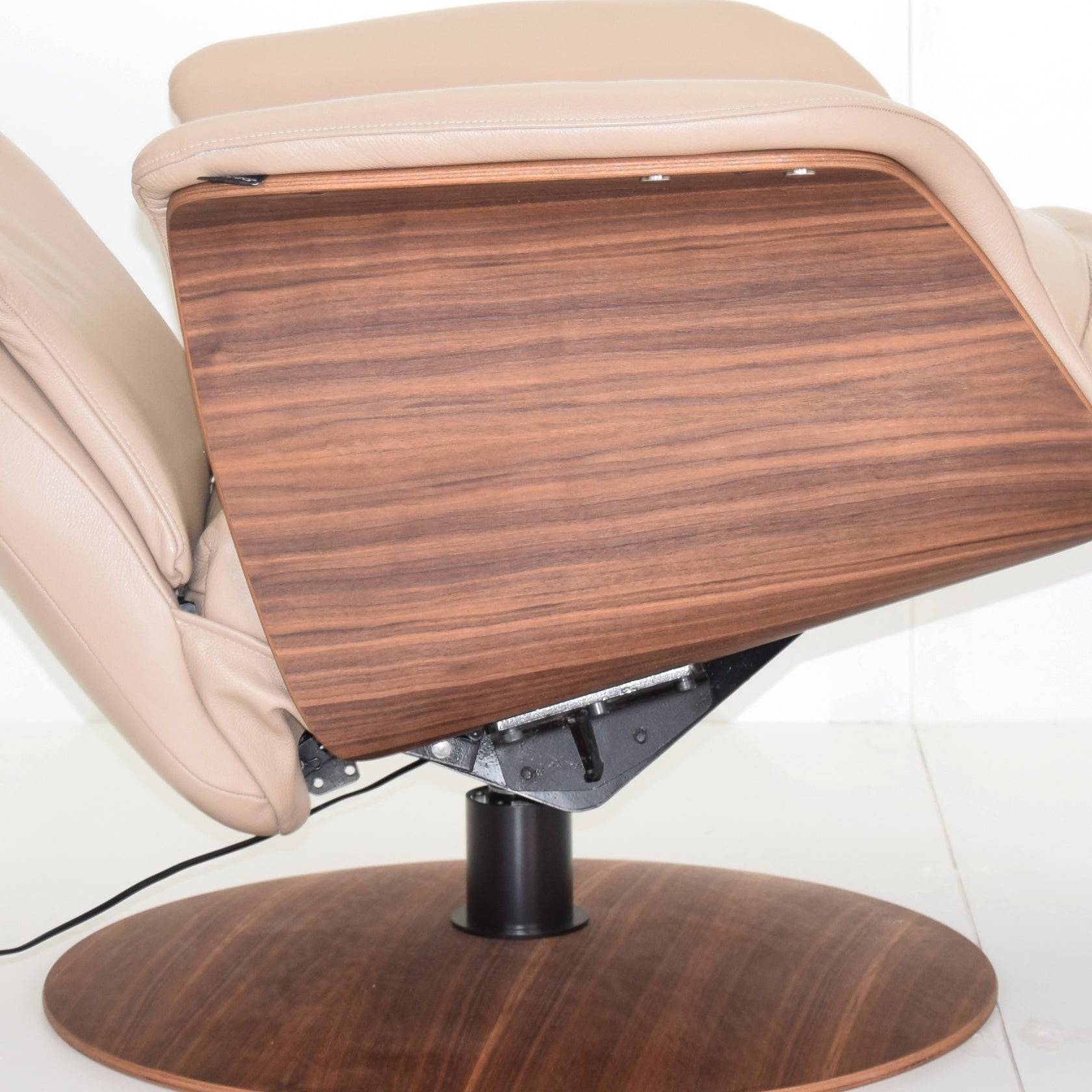 Benz Relaxing Swivel And Electric Biege Recliner Lounge Chair Hkp-5093Mfel-312 - Lounge Chairs - ebarza Furniture UAE | Shop Modern Furniture in Abu Dhabi & Dubai - مفروشات ايبازرا في الامارات | تسوق اثاث عصري وديكورات مميزة في دبي وابوظبي