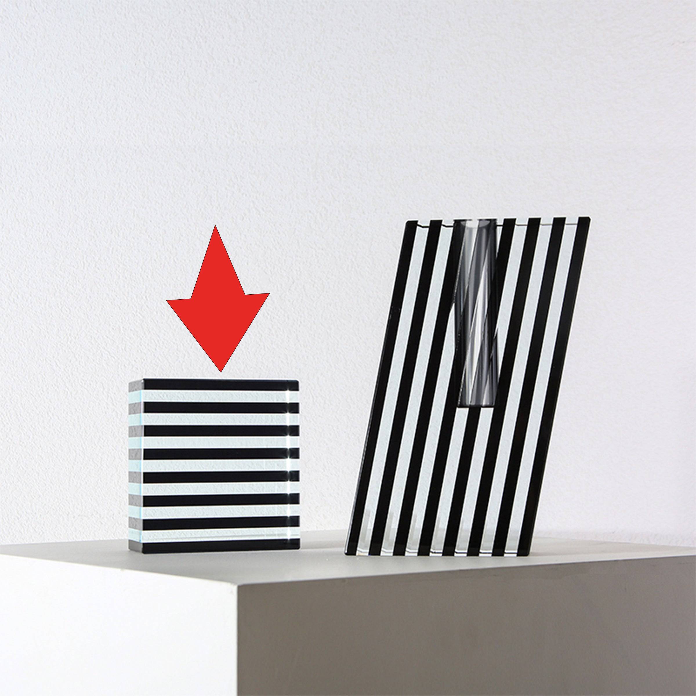 Black & Clear Striped Crystal Decor Fb-Sj2105 - Home Decor Figurines - ebarza Furniture UAE | Shop Modern Furniture in Abu Dhabi & Dubai - مفروشات ايبازرا في الامارات | تسوق اثاث عصري وديكورات مميزة في دبي وابوظبي